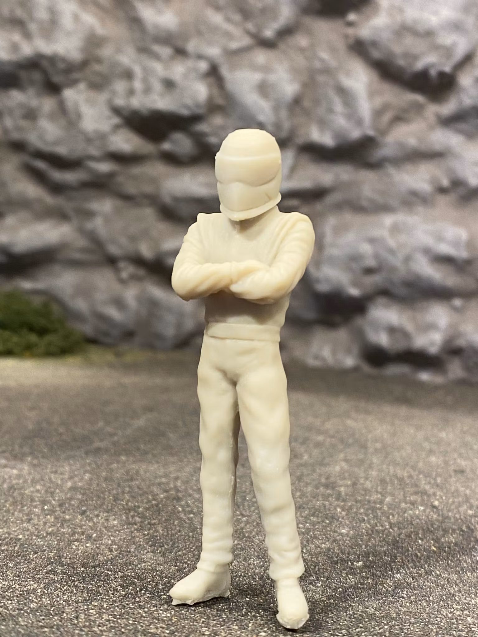 Skala 1/24 Driver - Omålad figur i plast från Scale Production