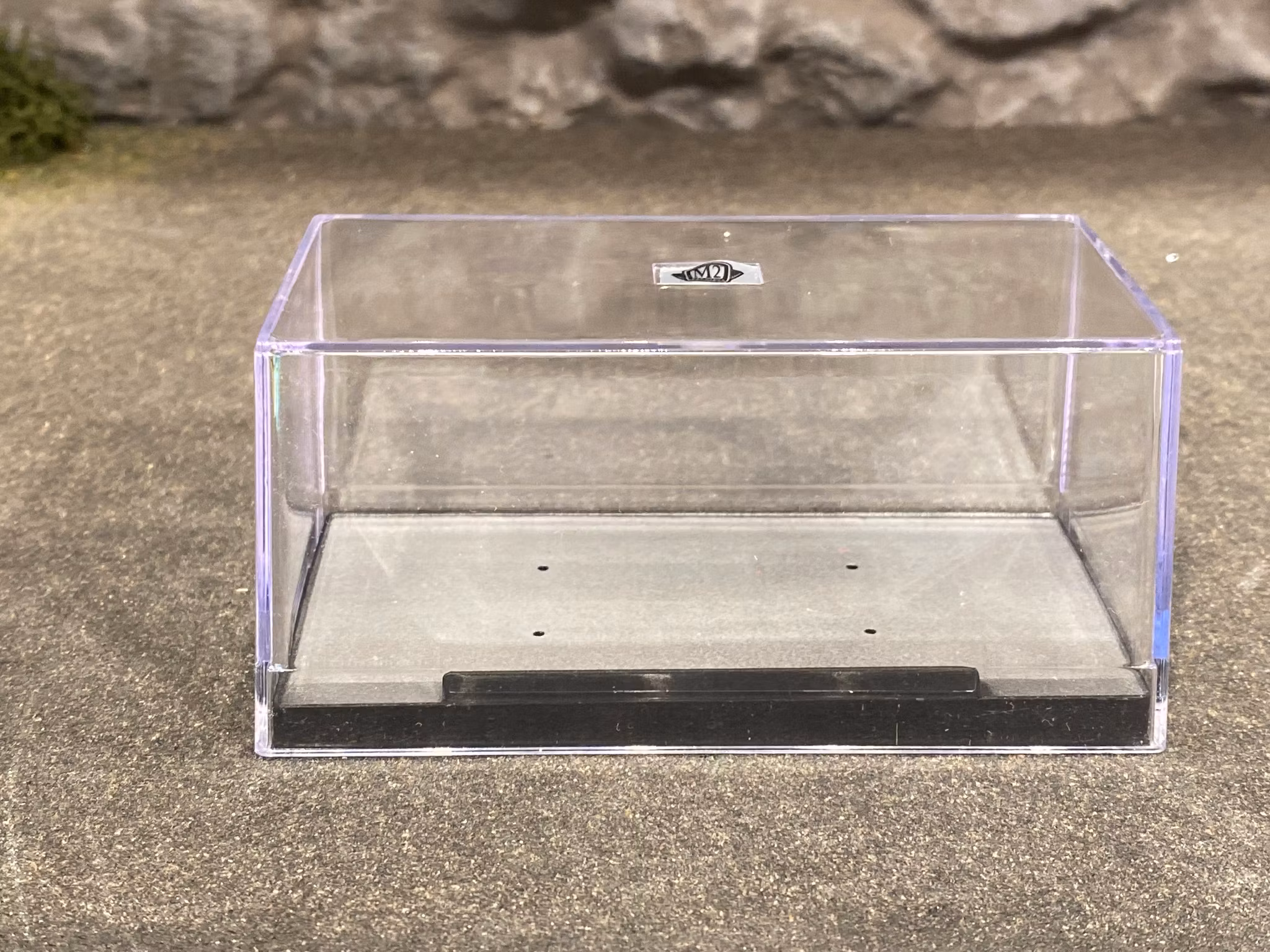 Display Case för modellbilar för skala 1/64 m silver/svart bas från M2