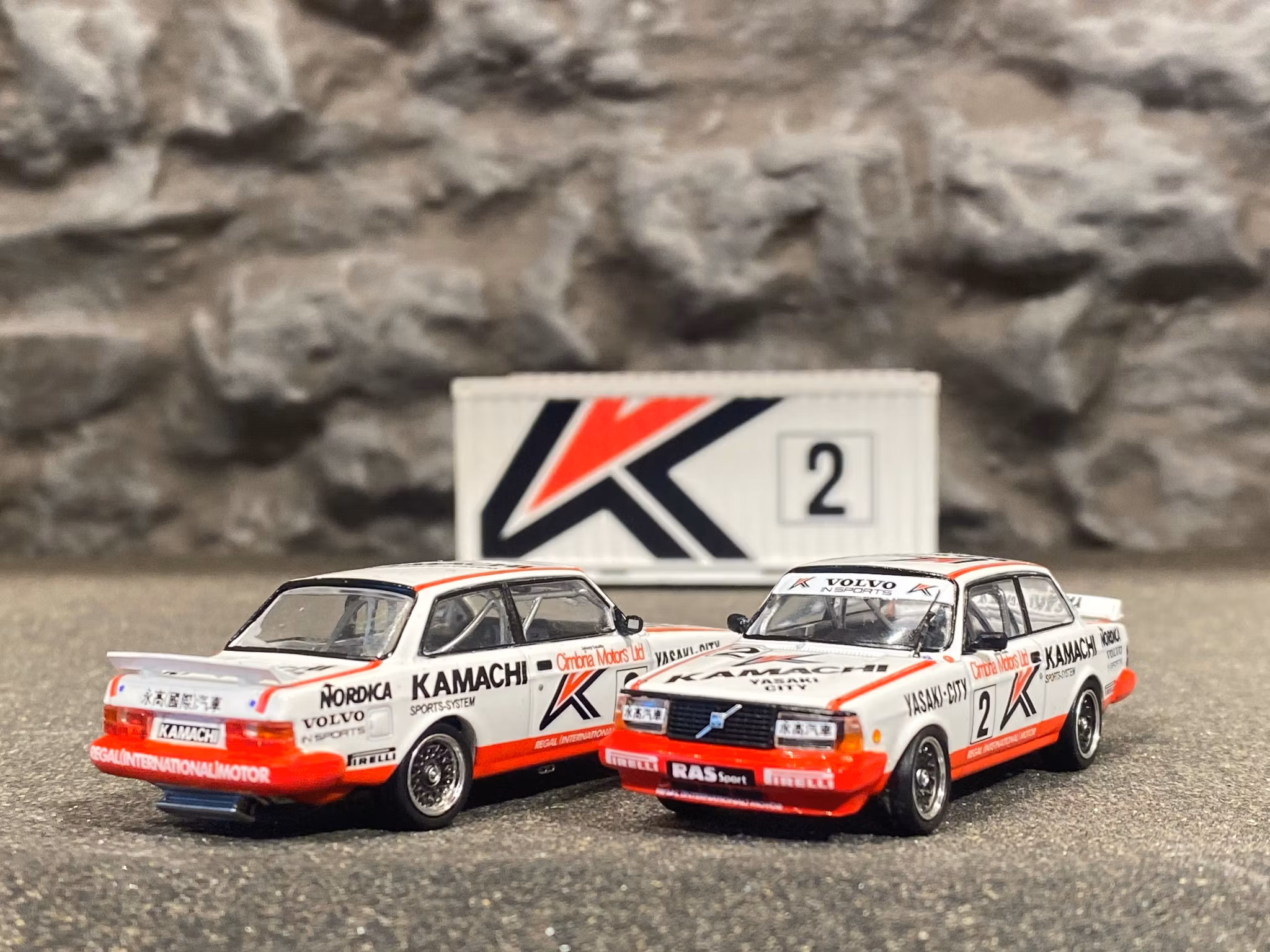 Skala 1/64 Volvo 240 Turbo, Macau Guia Race Winner 86' Special Edition fr TARMAC