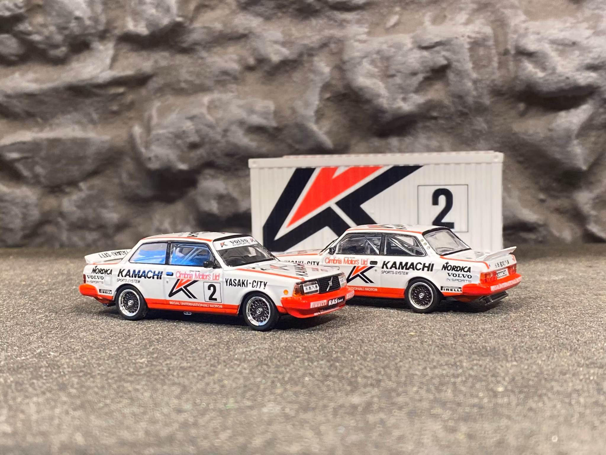Skala 1/64 Volvo 240 Turbo, Macau Guia Race Winner 86' Special Edition fr TARMAC