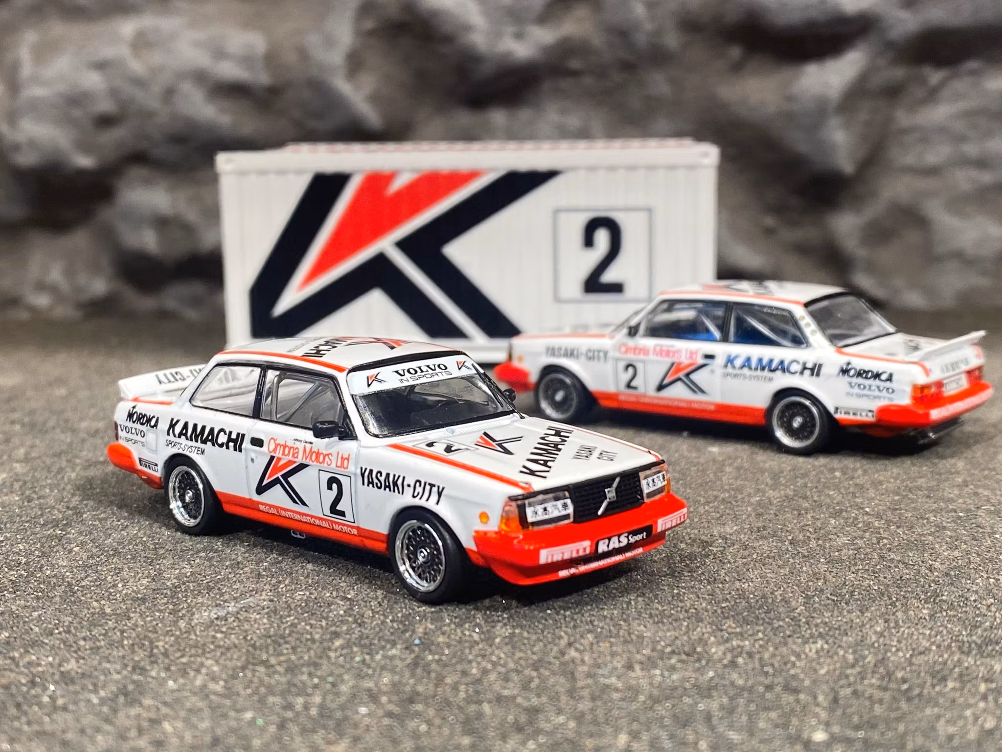 Skala 1/64 Volvo 240 Turbo, Macau Guia Race Winner 86' Special Edition fr TARMAC