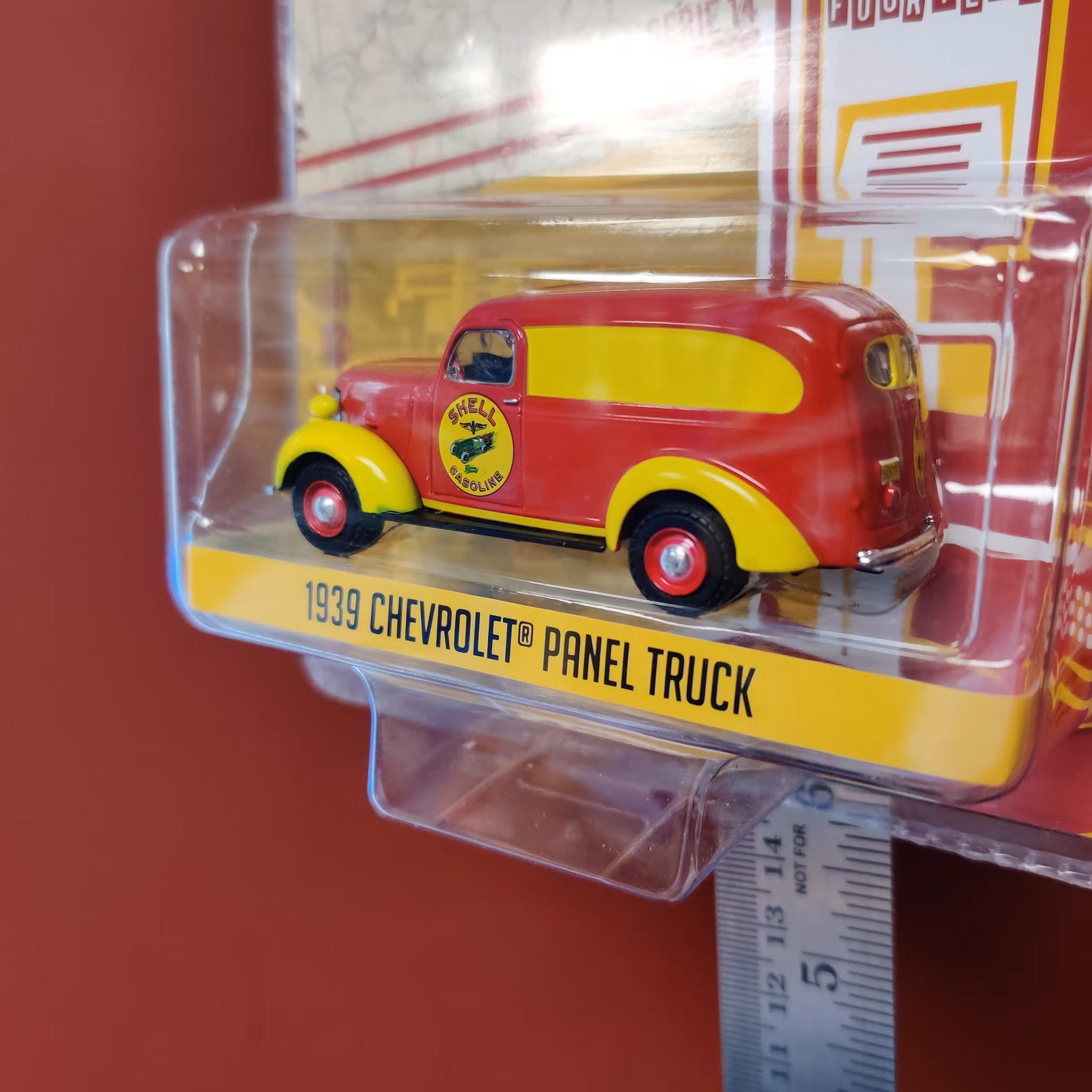 Skala 1/64 Chevrolet Panel Truck Shell 1939 - Running on Empty fr Greenlight