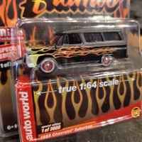 Skala 1/64 - Chevrolet Suburban 65' Flames Special Ed. från Auto World, Mijo Excl.