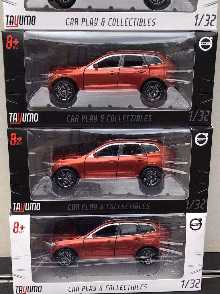 Skala 1/32 Volvo XC60, Fusion Röd, m belysning Svart kartong från Tayumo