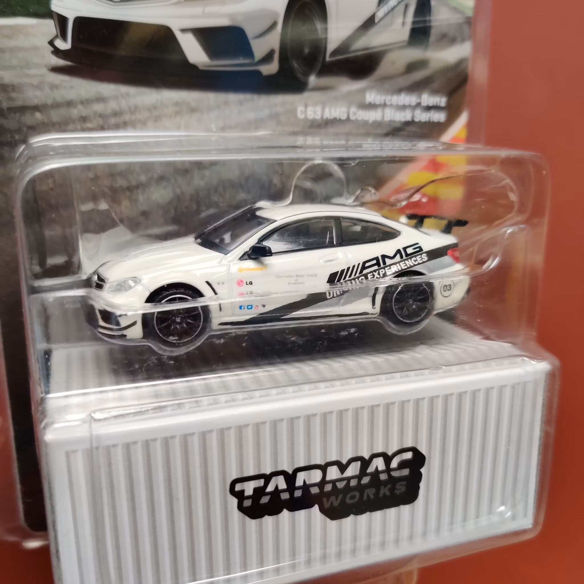 Skala 1/64 Mercedes-Benz C63 AMG Coupé Black Series m Container f TARMAC Works