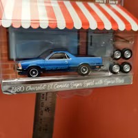Skala 1/64 Chevrolet El Camino Super Sport "The hobby shop ser.12" från Greenlight