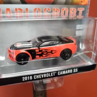 Skala 1/64 Chevrolet Camaro SS 16' DiabloSport från Greenlight Exclsive