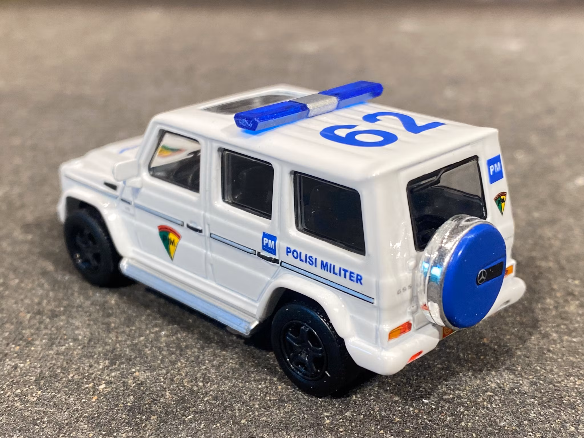 Skala 1/64 Mercedes-Benz G55 AMG, Polisi Militer fr KYOSHO