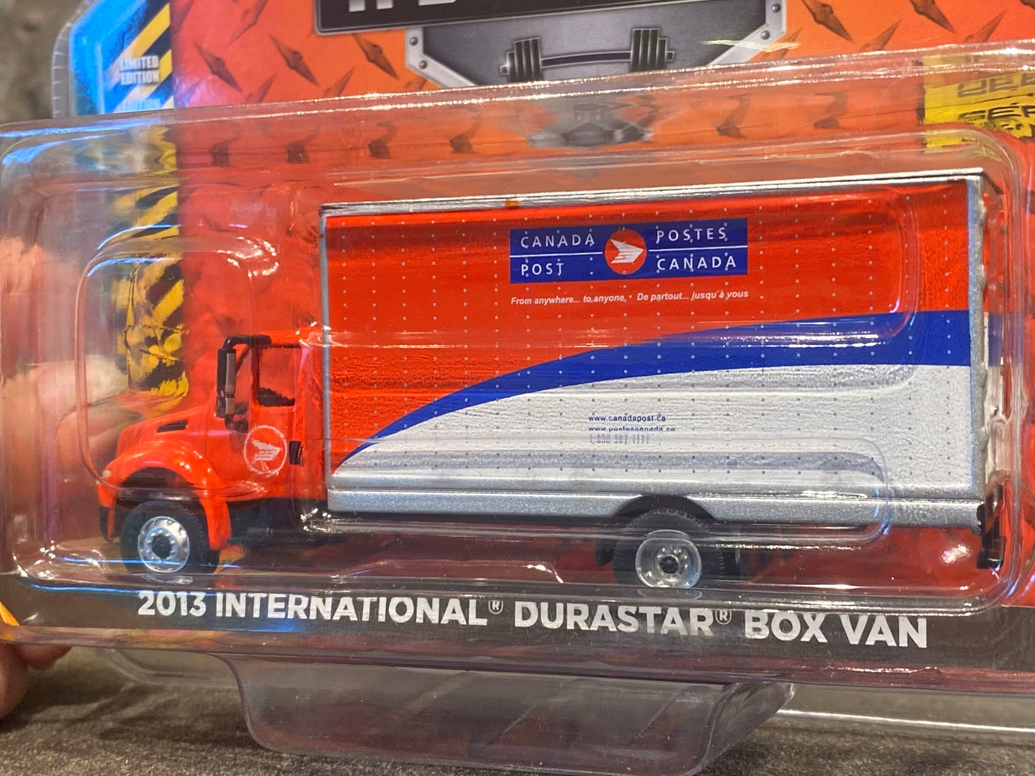 Skala 1/64 International DuraStar - Canada Post, Box Van "H.D. Trucks" fr Greenlight