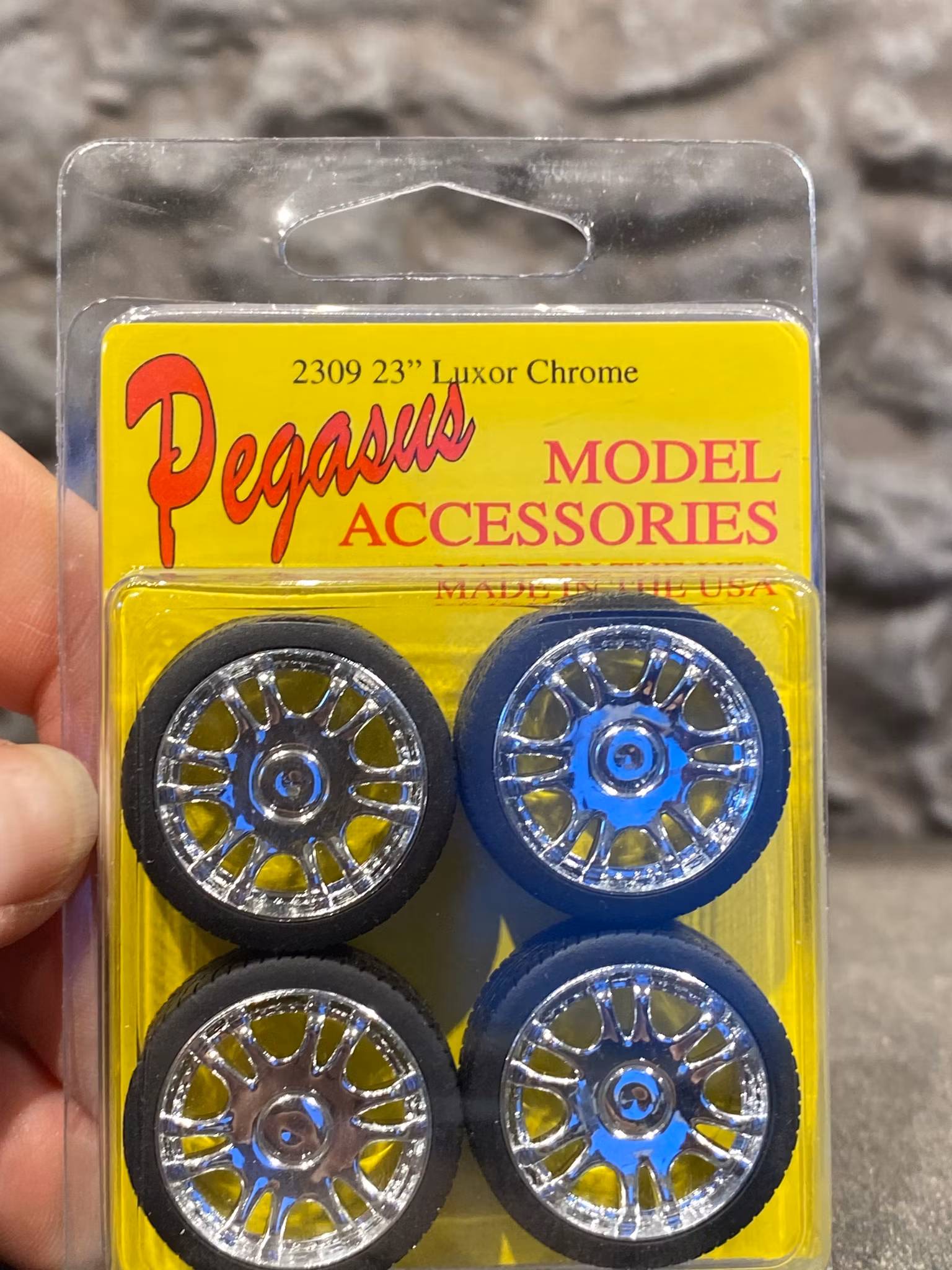 Skala 1/24 Hjul t Byggmodell: 1309 Luxor Chrome 23", ca 27mm fr Pegasus
