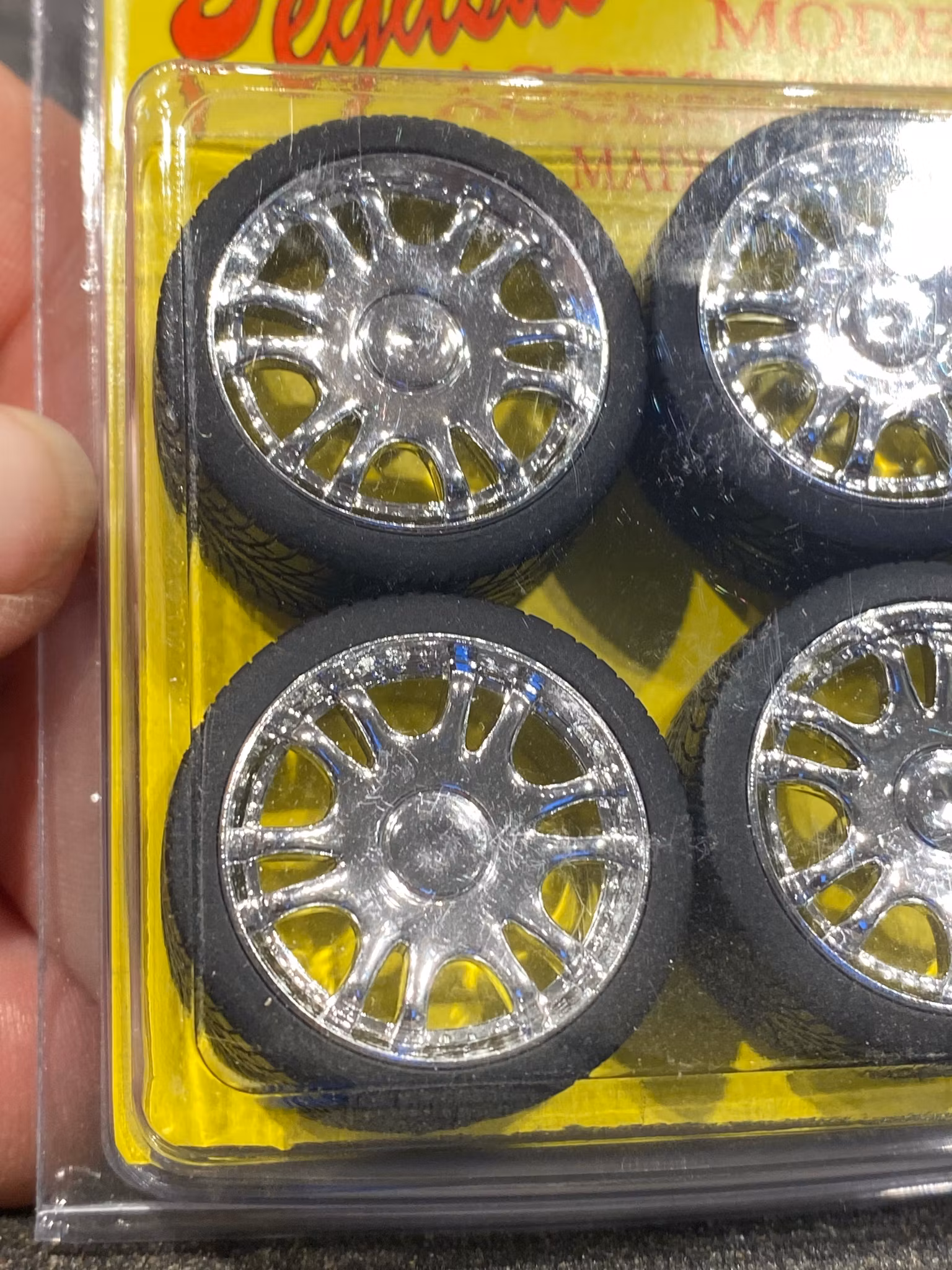 Skala 1/24 Hjul t Byggmodell: 1309 Luxor Chrome 23", ca 27mm fr Pegasus