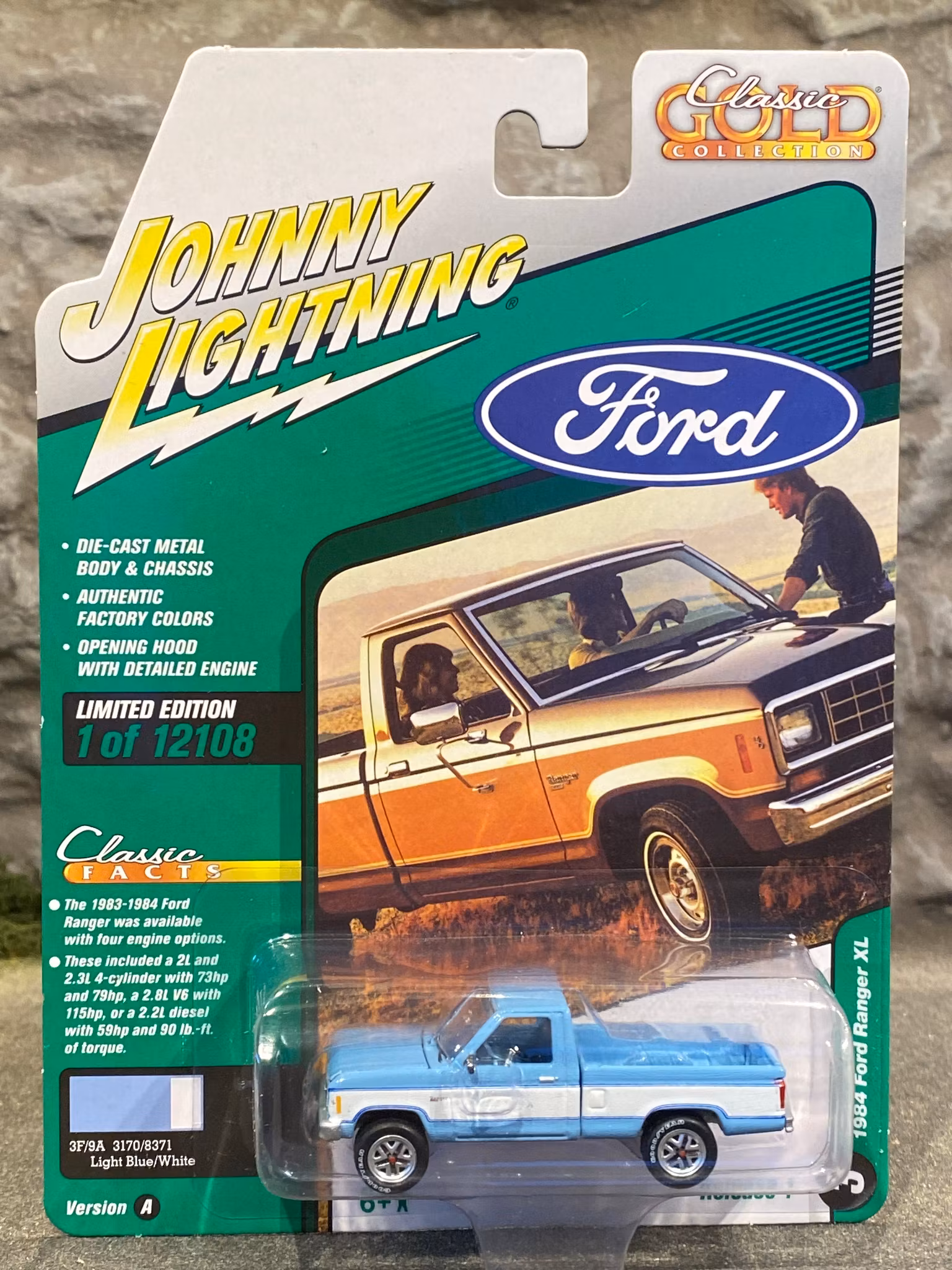 Skala 1/64 Ford Ranger XL 84' Ljusblå/vit  f Johnny Lightning