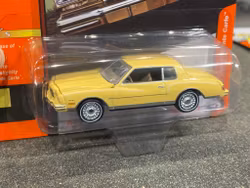 Skala 1/64 Chevy Monte Carlo 80' f Johnny Lightning