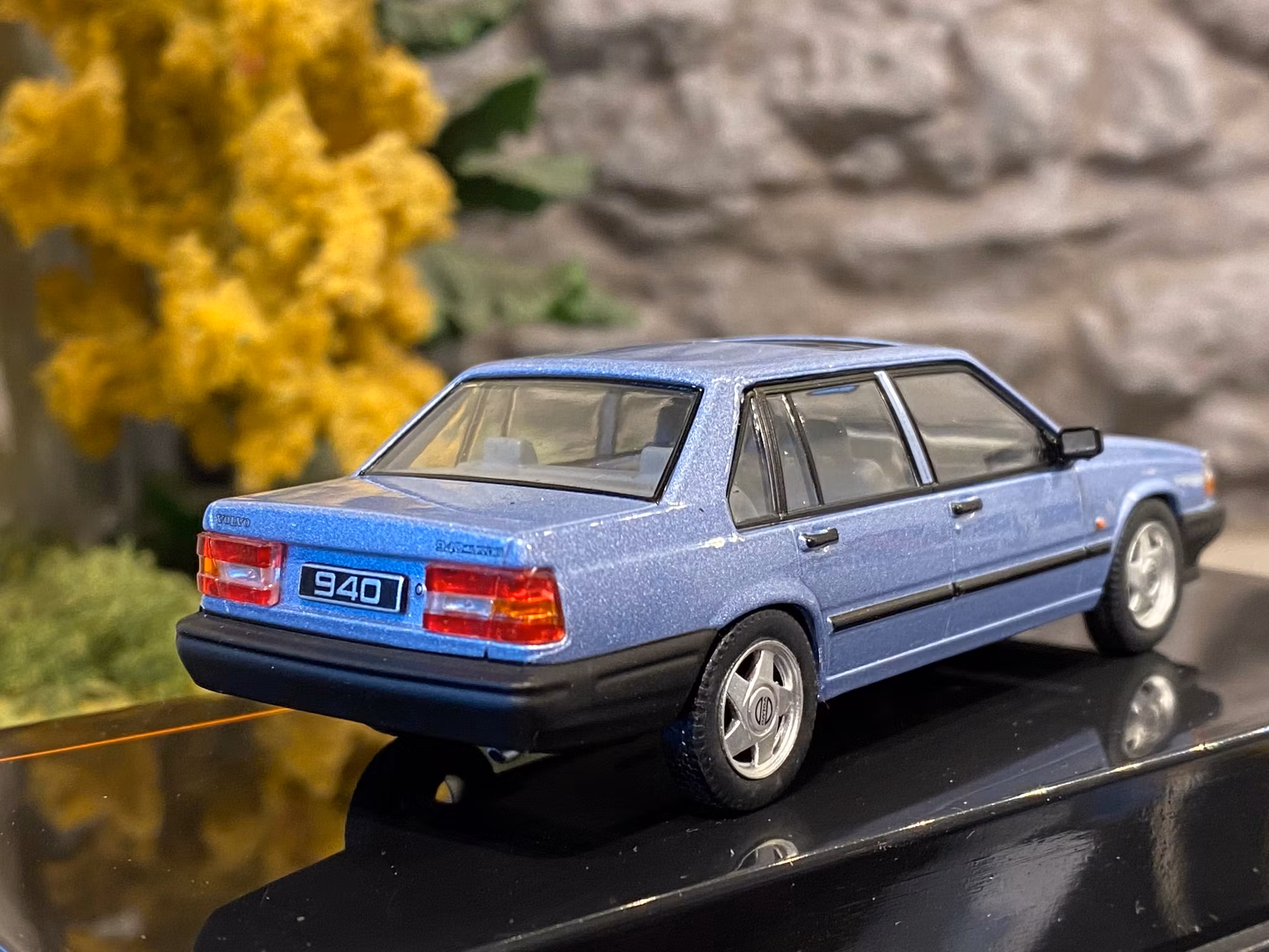 Skala 1/43 Volvo 940 Turbo 1990' Ljusblå met fr IXO Models