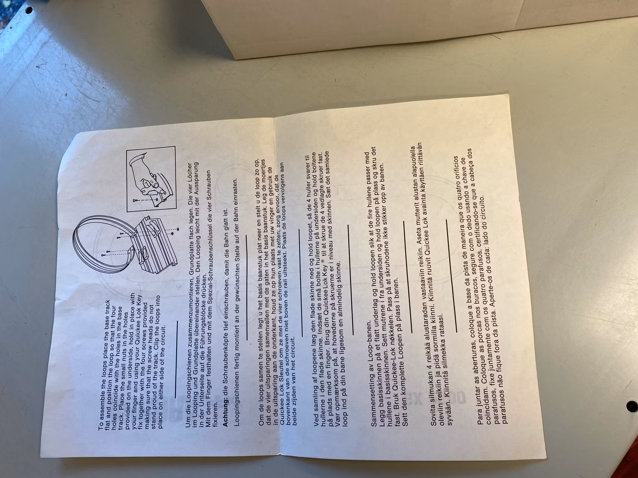 Till Bilbana: Aurora AFX Acrobatic Looping Track -  2 loopar (1 per spår)