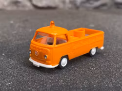 Skala 1/87 - Volkswagen T2 Folka Transporter, Orange m Grått flak från Wiking