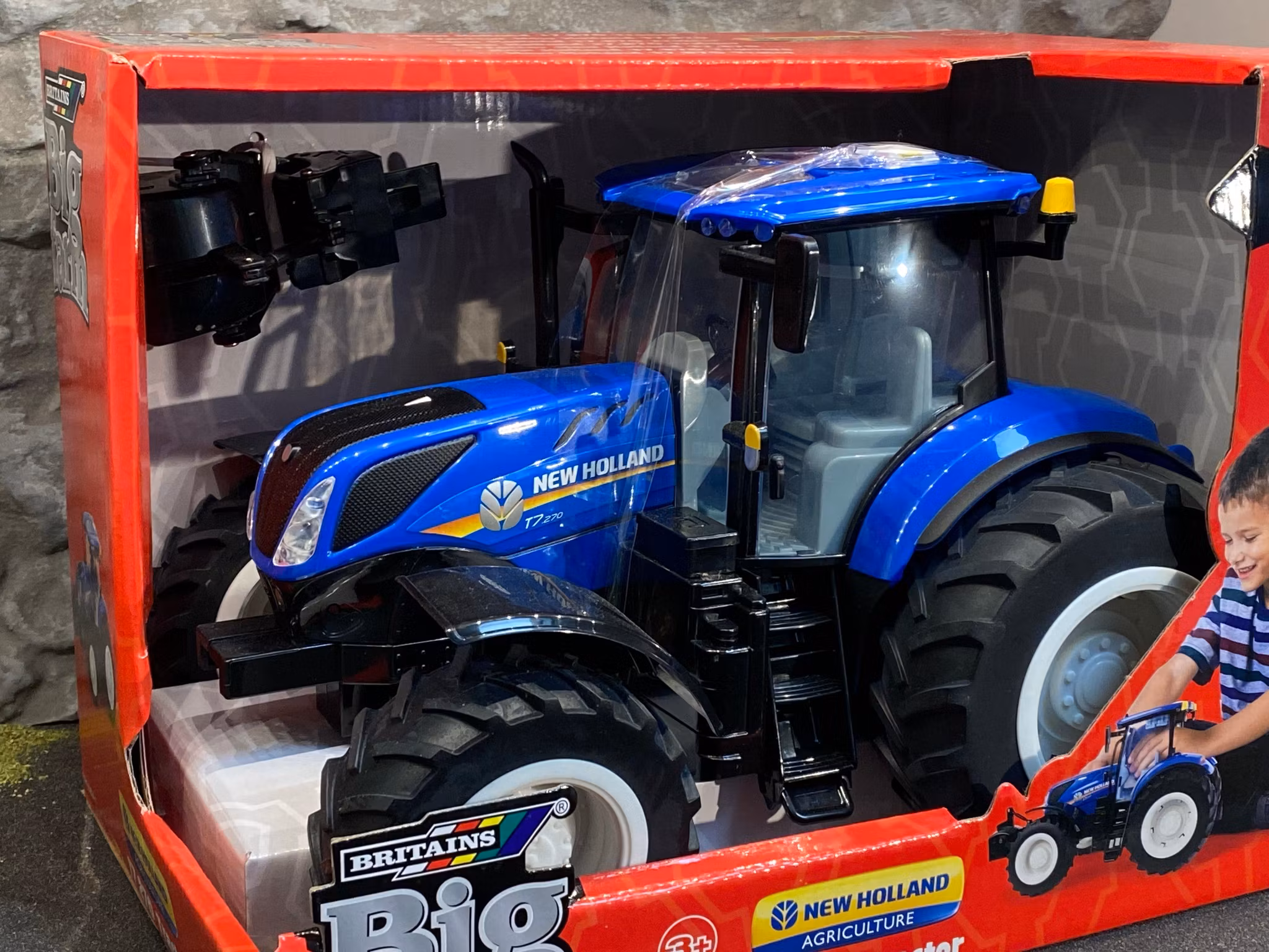 Skala 1/16 Traktor New Holland T7 270 m Ljud & Ljus från Britains