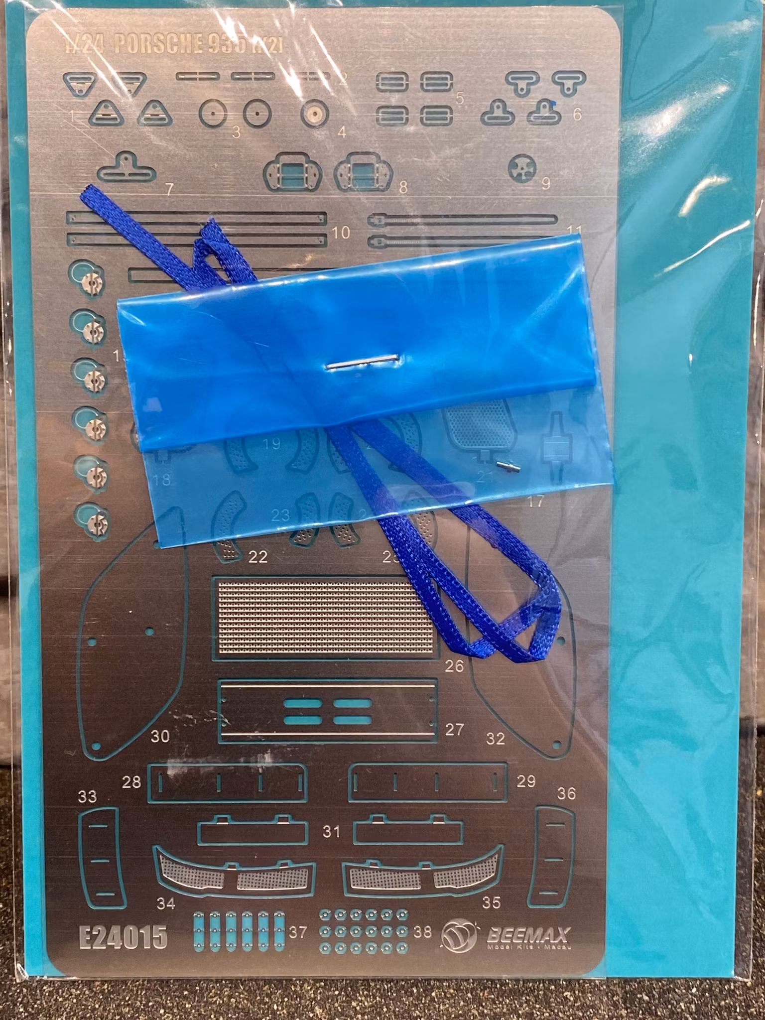 Detaljdelar till Porsche 935 (K2) '77 DRM VER i skala 1/24 fr BEEMAX