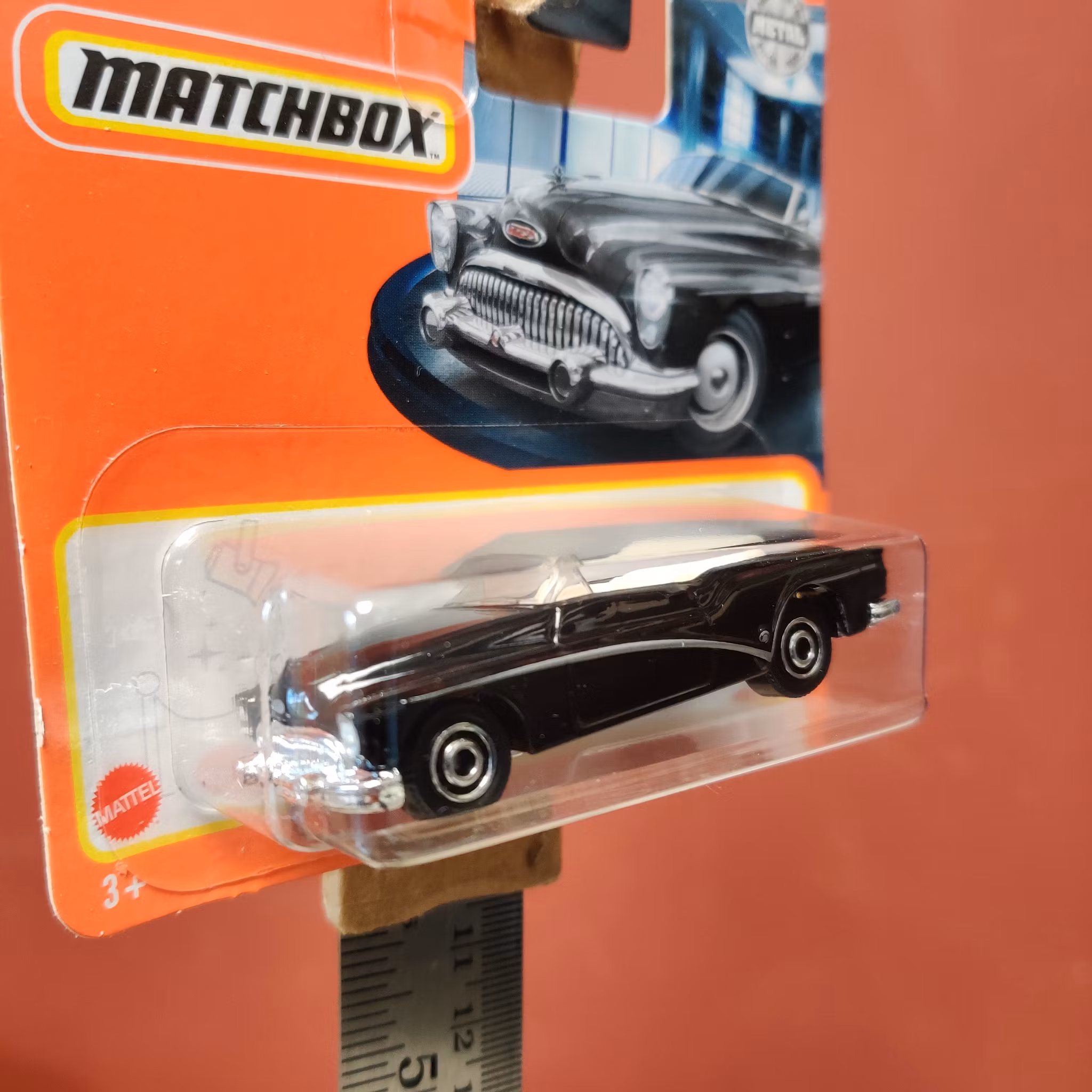 Skala 1/64 Matchbox - Buick Skylark Convertible 1953