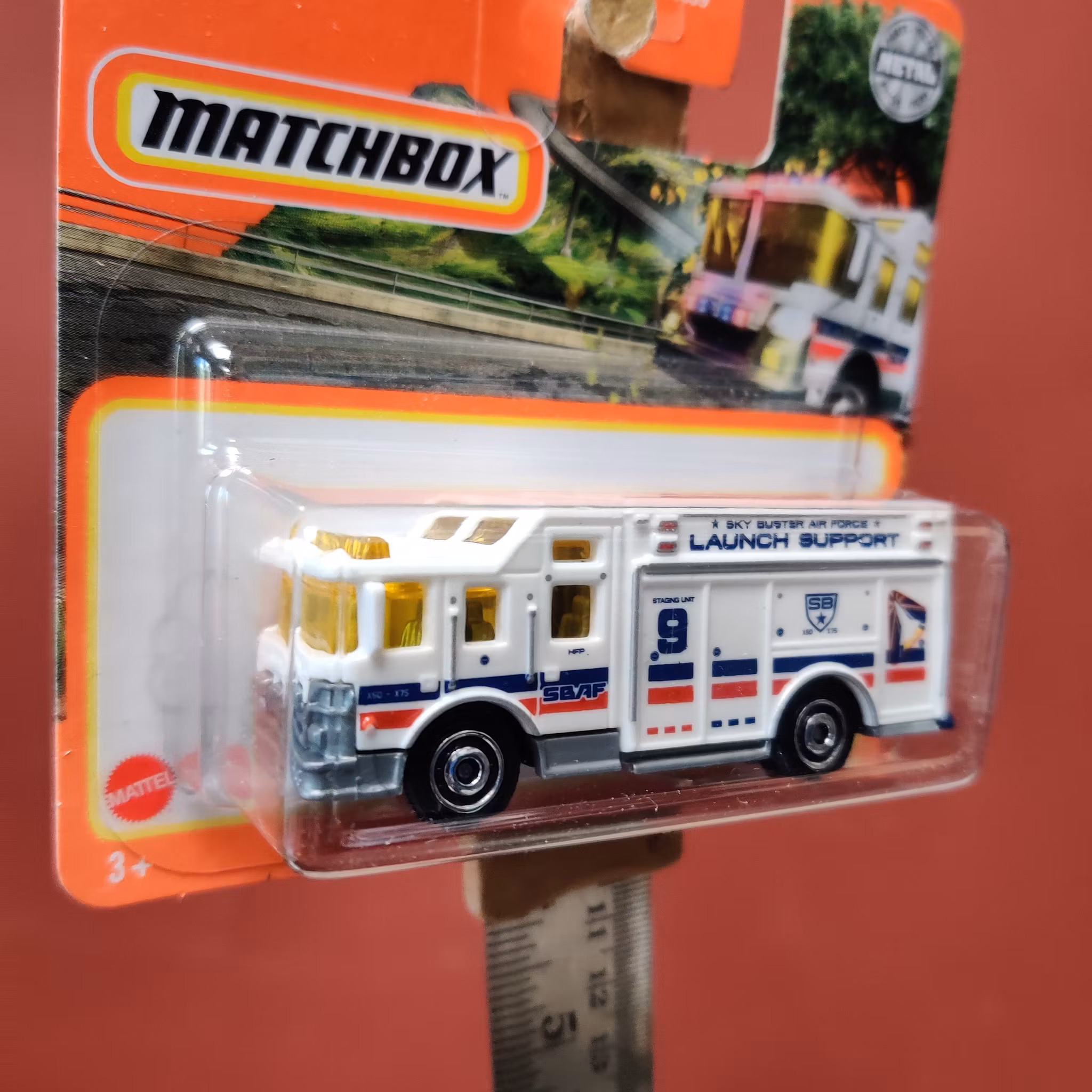 Skala 1/64 Matchbox - Hazard Squad