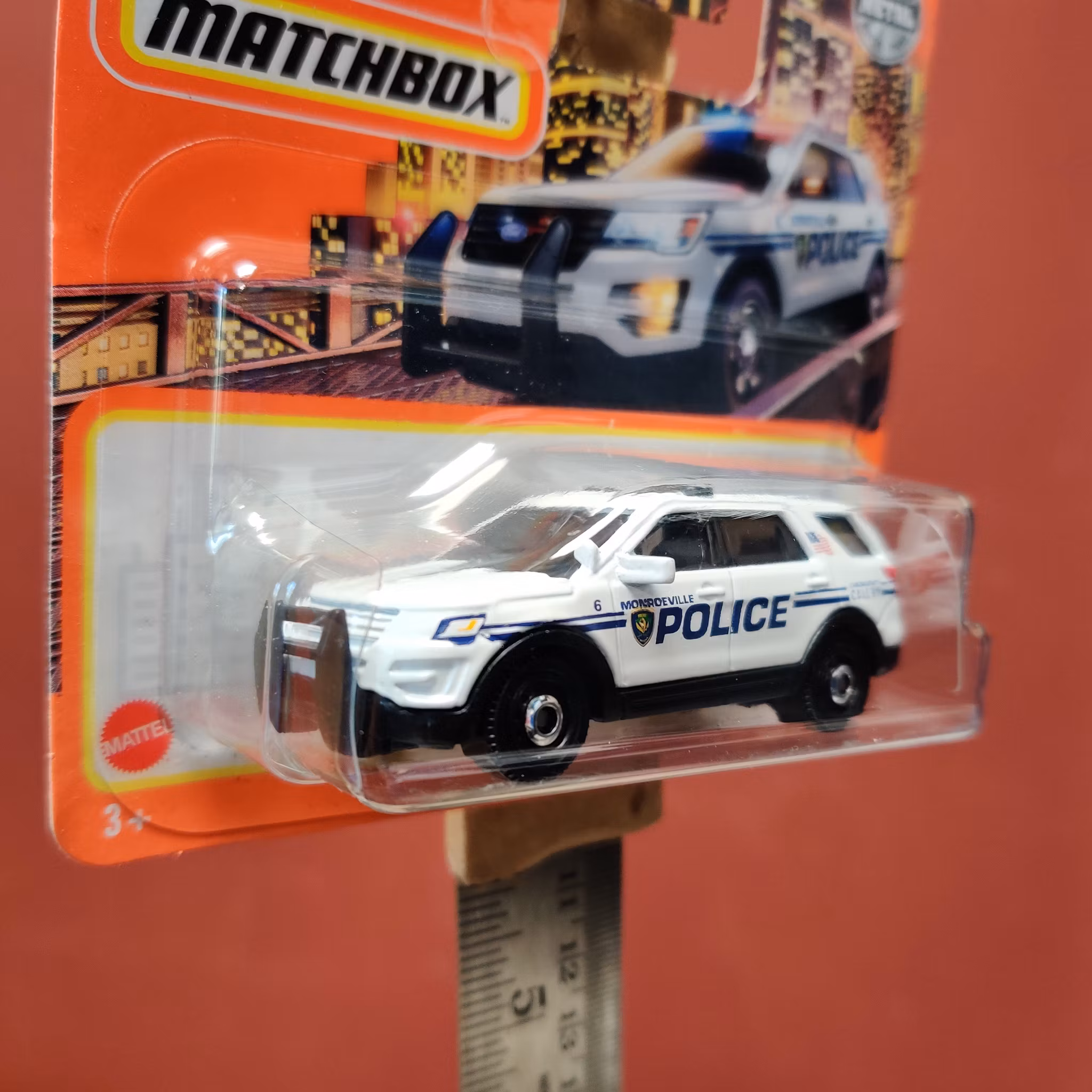 Skala 1/64 Matchbox - Ford Interceptor Utility 2016 Polisbil