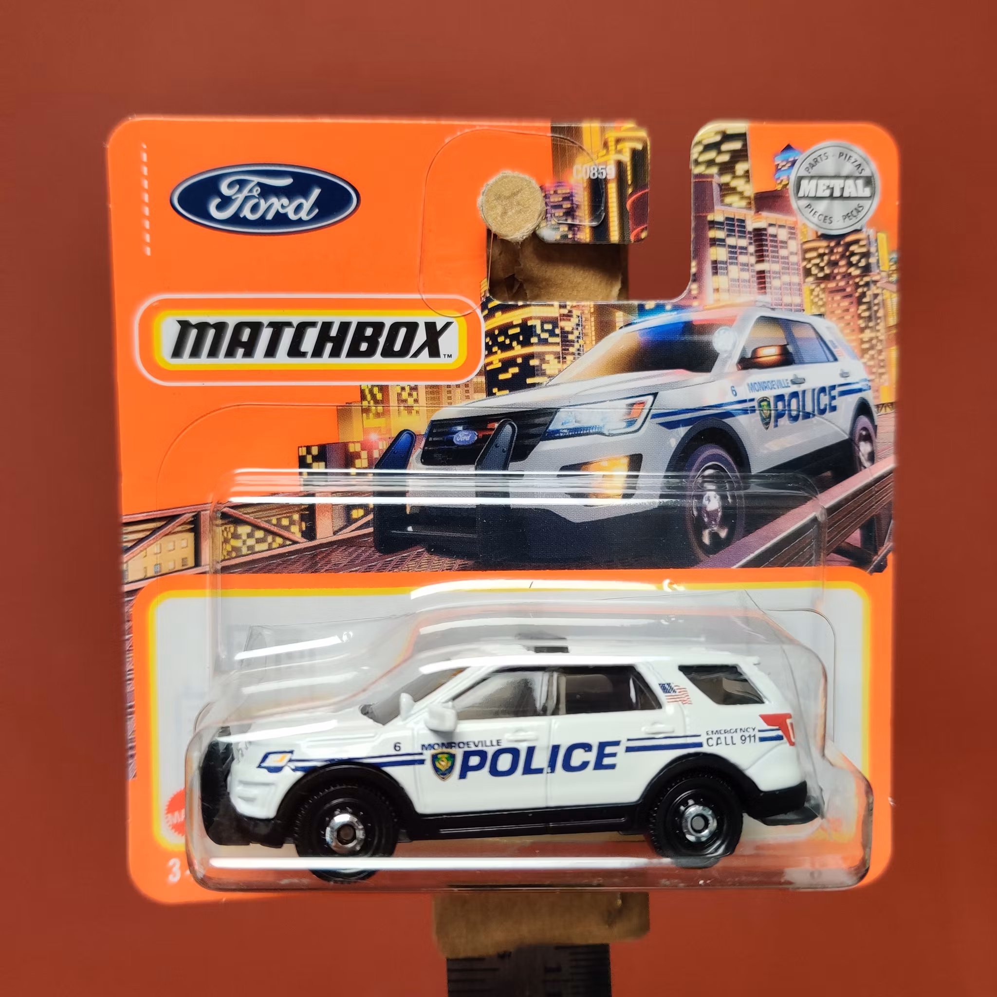 Skala 1/64 Matchbox - Ford Interceptor Utility 2016 Polisbil