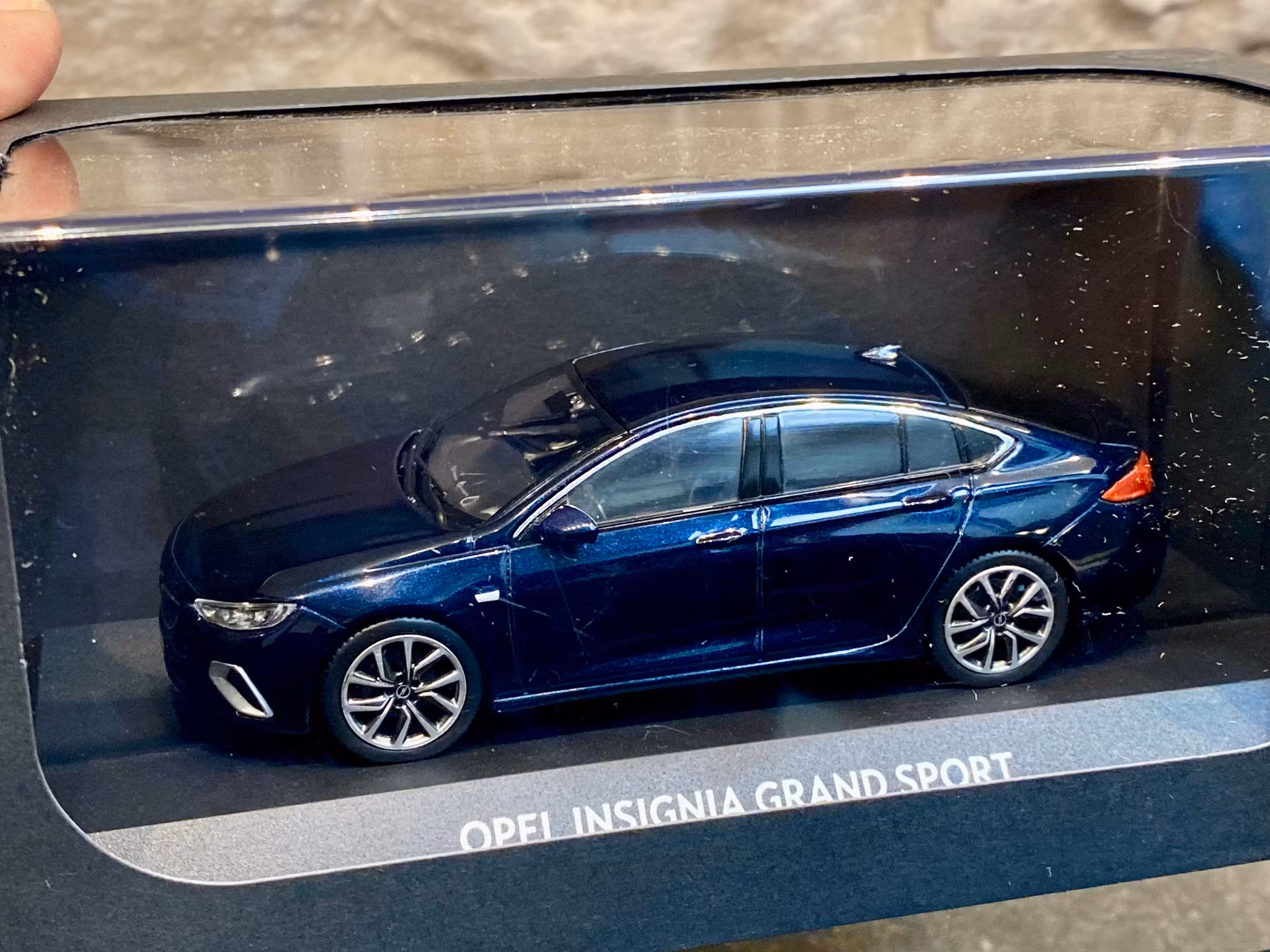 Skala 1/43: Opel Insignia Grand Sport fr iScale