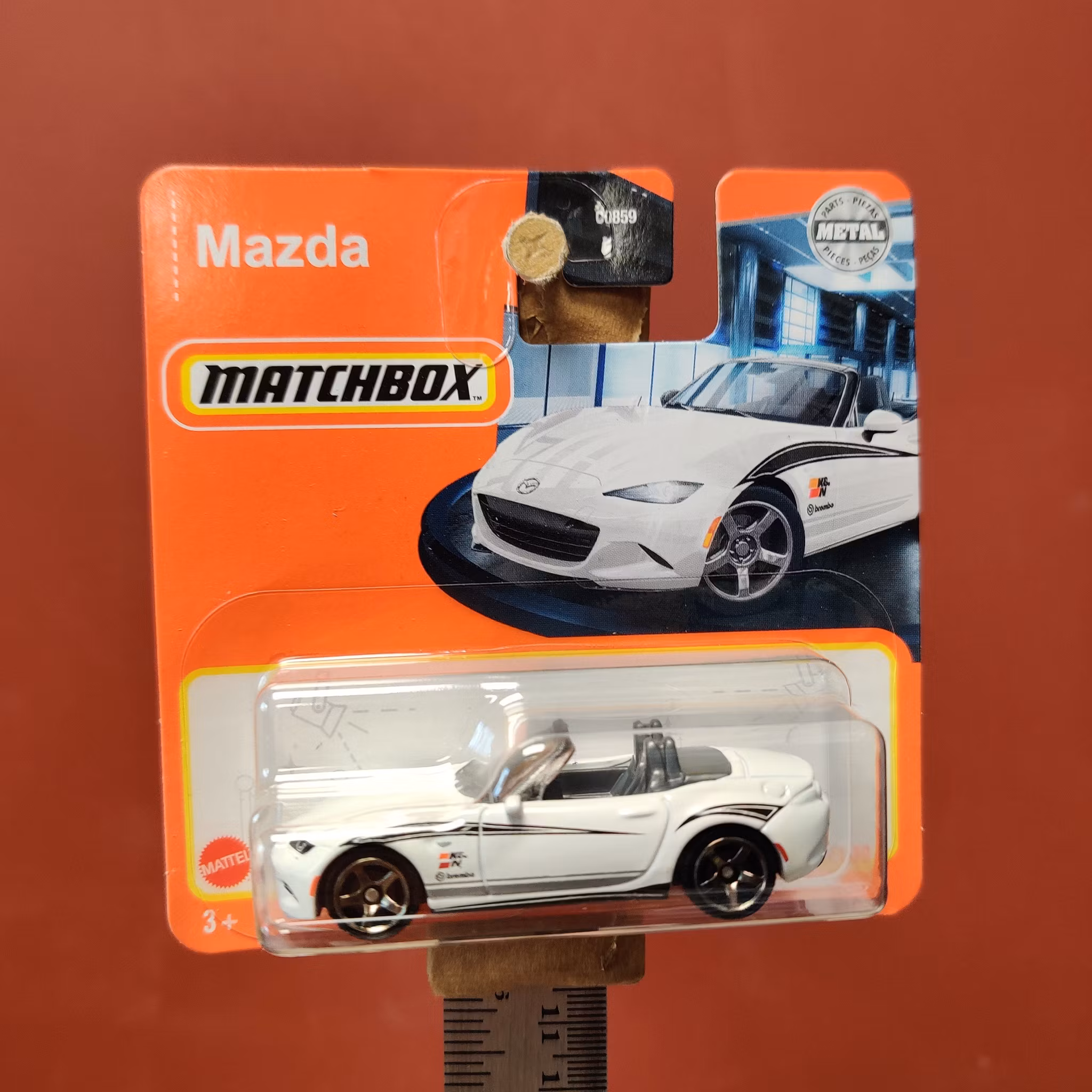 Skala 1/64 Matchbox - MAZDA MX-5 Miata 2015