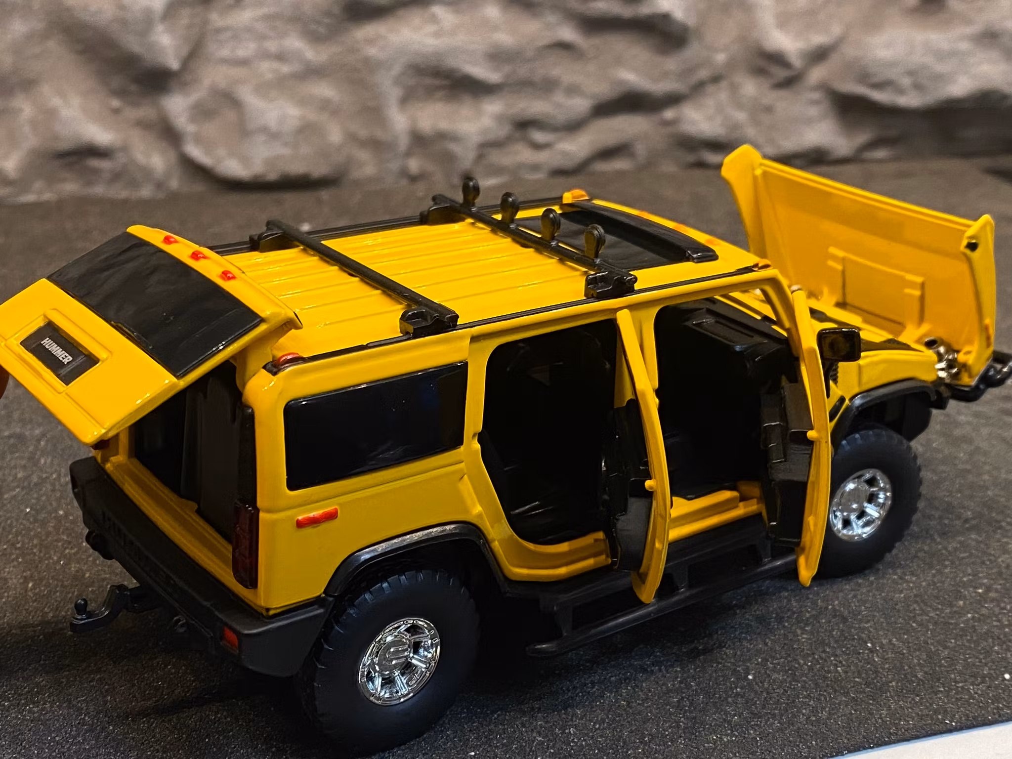 Skala 1/32 HUMMER H2, Gul,  från Tayumo