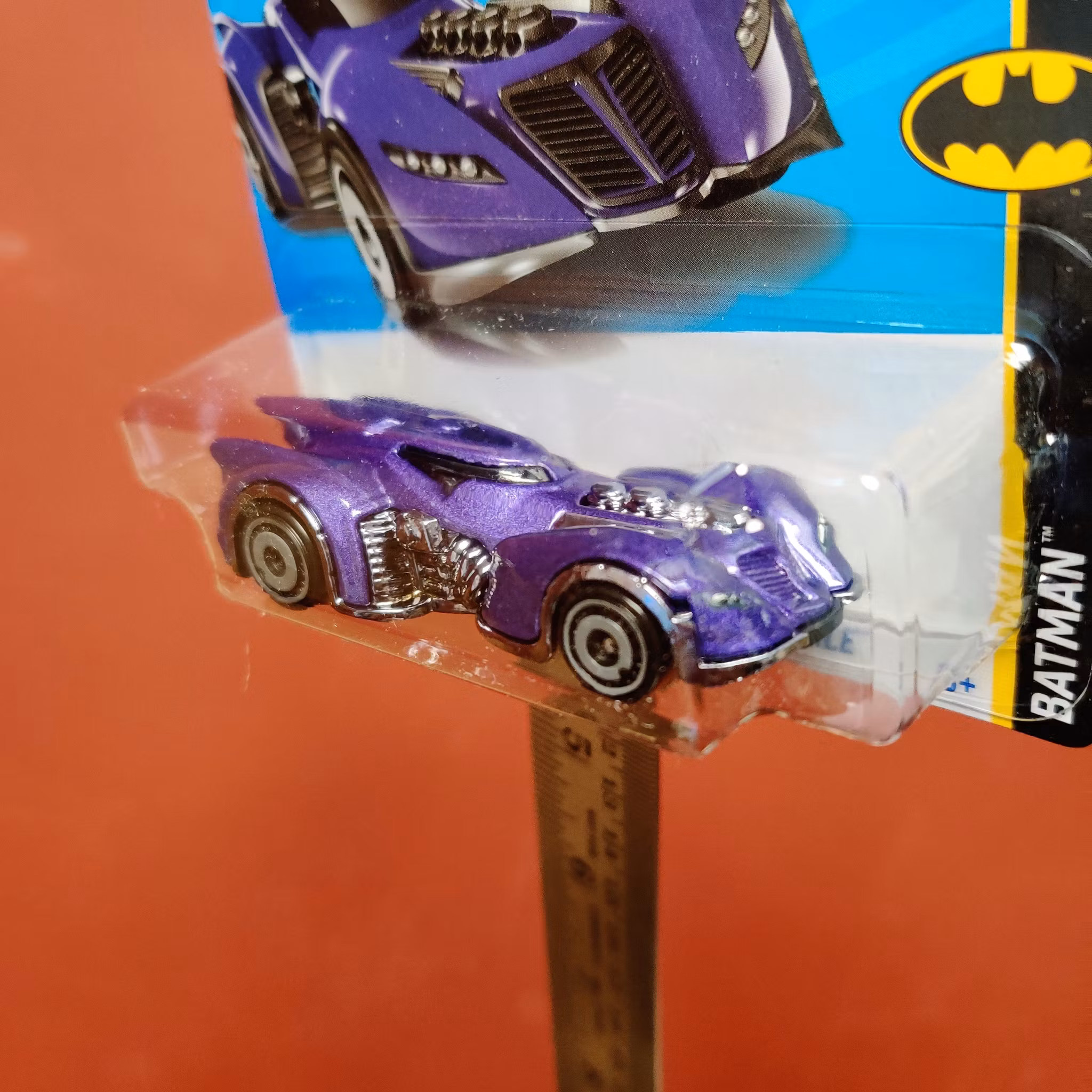 Skala 1/64 Hot Wheels, Batman Arkham Asylum Batmobile