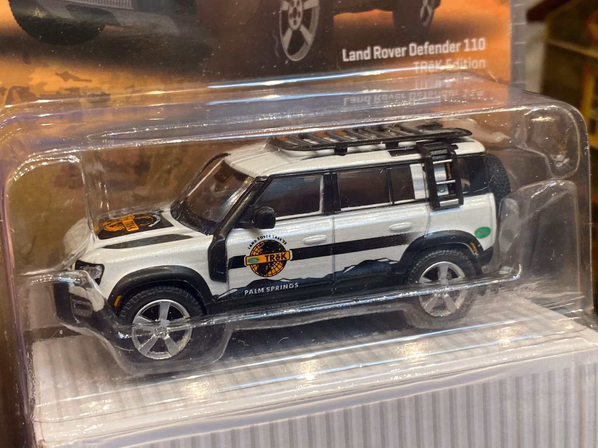 Skala 1/64 Land Rover Defender 110 m Container, Trek Edition f TARMAC Works