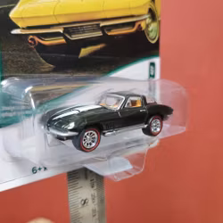 Skala 1/64 - Chevrolet Corvette 427 67' Rel.1.Ver.B från Johnny Lightning