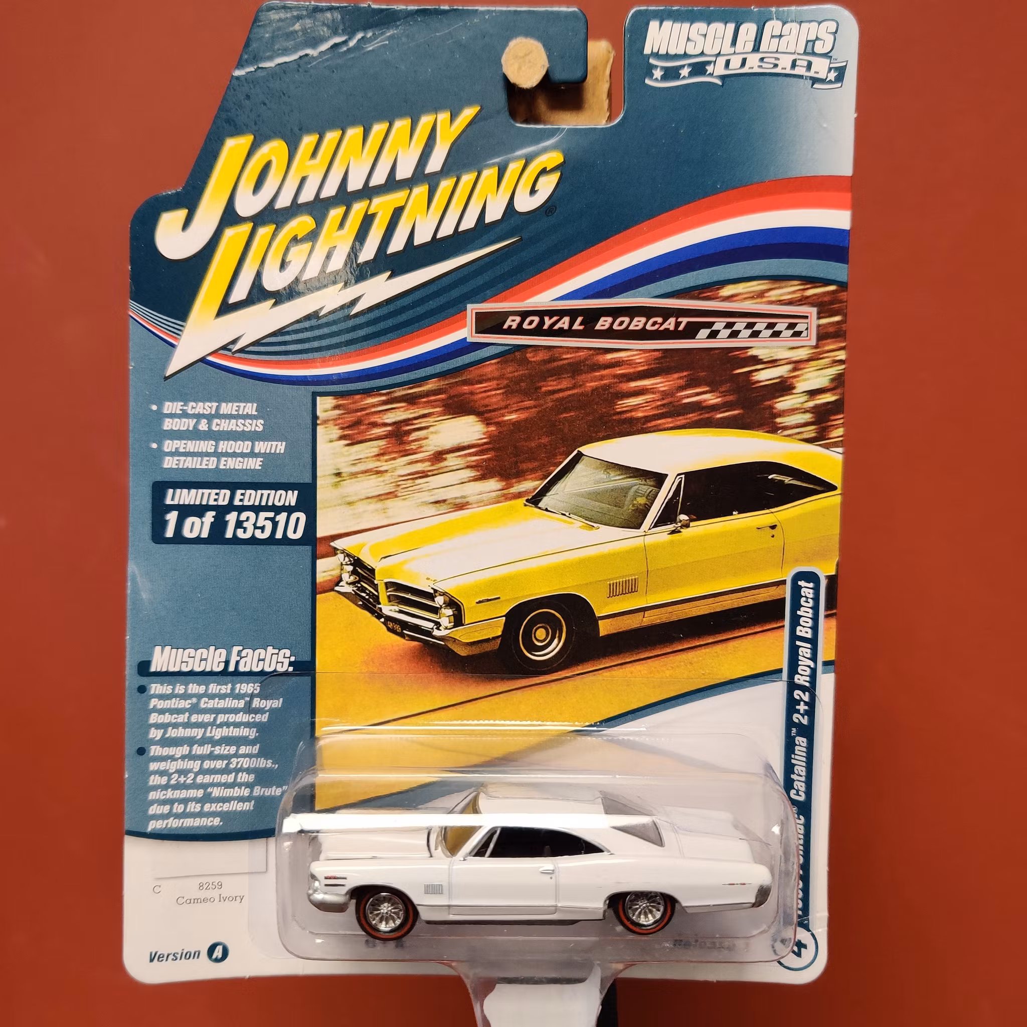 Skala 1/64 - Pontiac Catalina 2+2 Royal Bobcat 65' Rel.1.Ver.A från Johnny Lightning