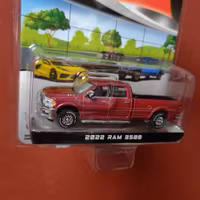 Skala 1/64 RAM 3500 22' "Showroom Floor" Ser.1 från Greenlight