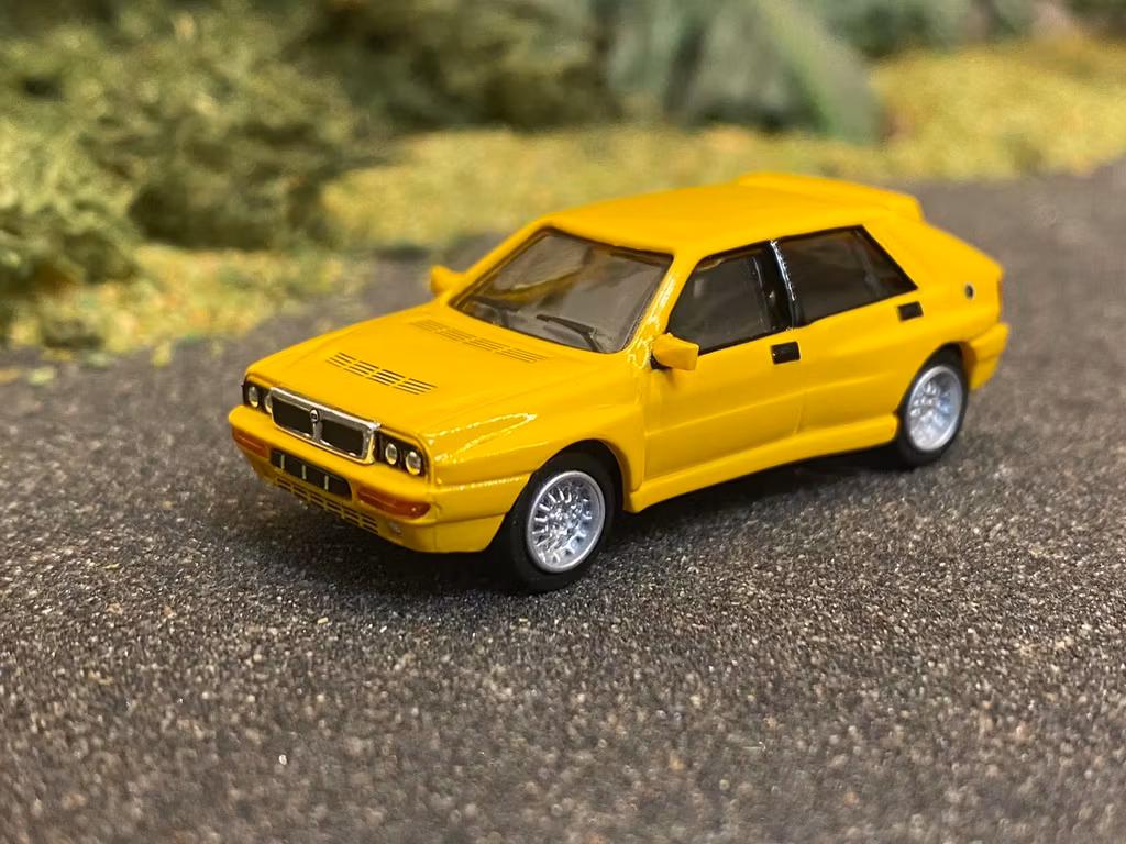 Skala 1/87 - Lancia Delta HF Integrale Evo 2 1992, Gul från Ricko Ricko