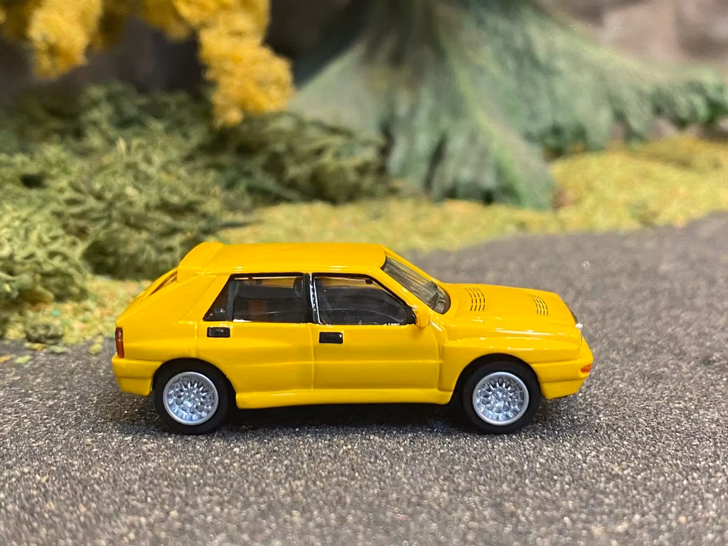 Skala 1/87 - Lancia Delta HF Integrale Evo 2 1992, Gul från Ricko Ricko