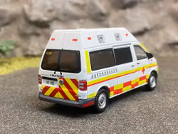 Skala 1/64 - Volkswagen T6 Transporter Ambulance - Fire Department Taiwan fr Tiny