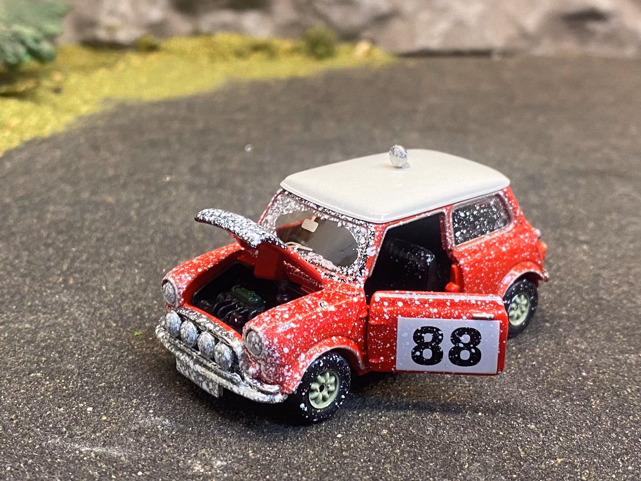 Skala 1/64 - Morris Mini Rally Mk1 Rally #88 - Classic Racing - Vinter-vädrad fr Tiny