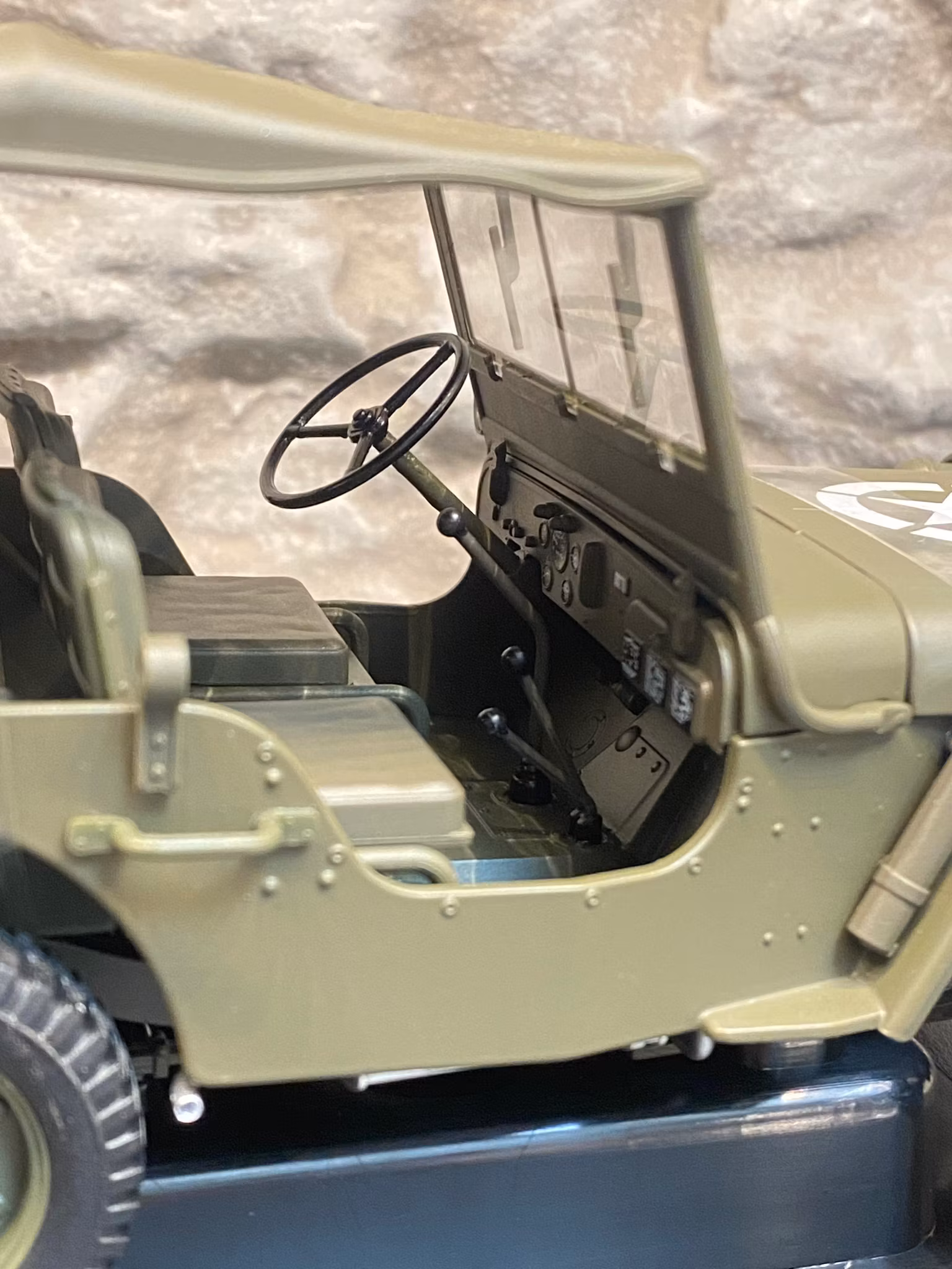 Skala 1/18 JEEP 1941 Willys MB från Welly