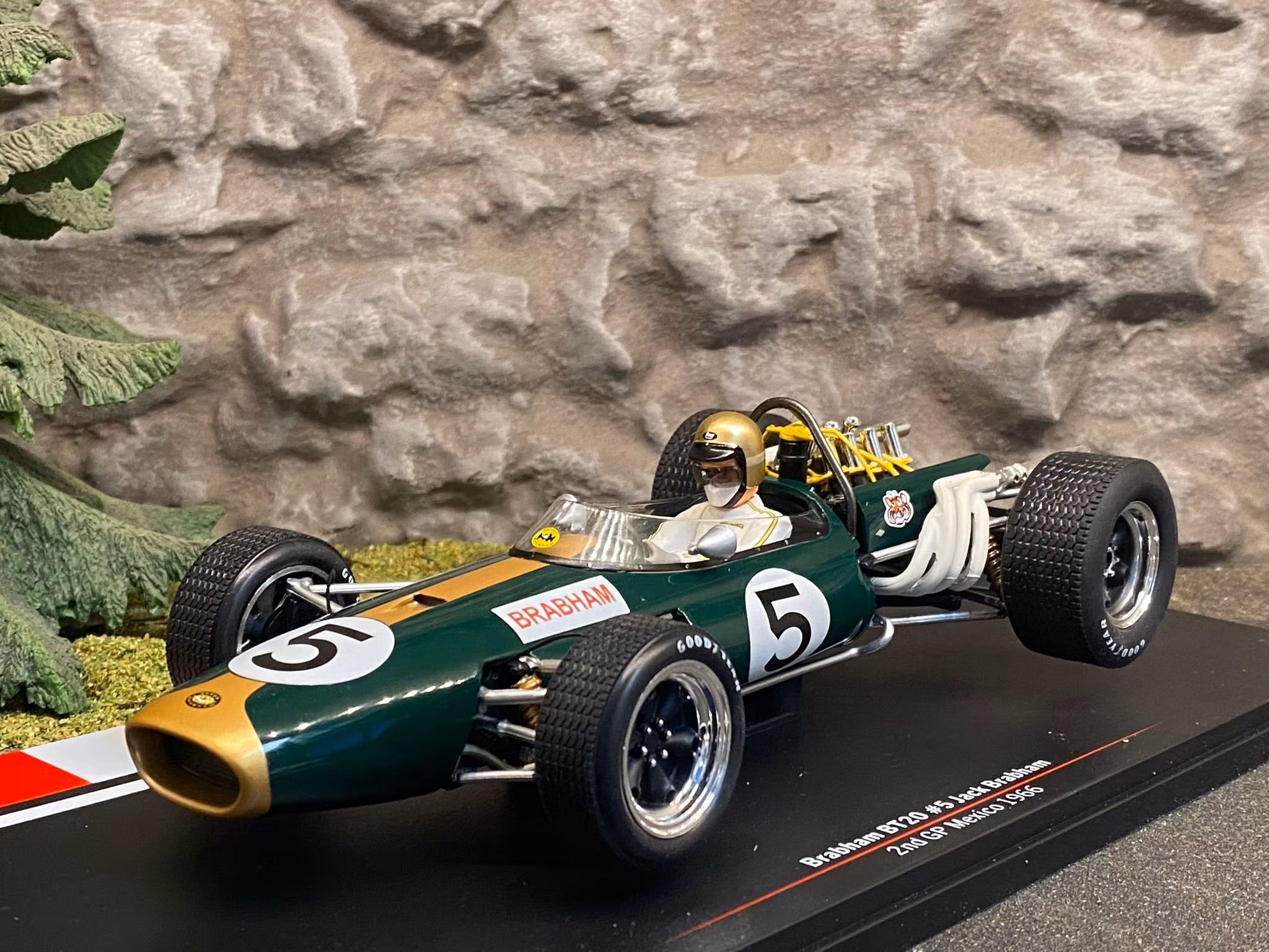 Skala 1/18 Brabham BT20 #5 Jack Brabham - GP Mexico 66' från MCG