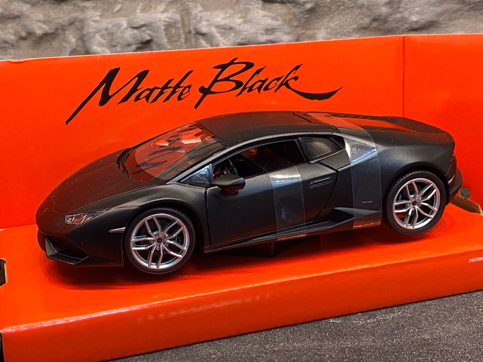 Skala 1/24: LAMBORGHINI HURACÁN COUPÉ "Matte Black" fr Welly Nex Models