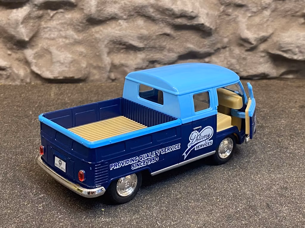 Skala 1/34 Volkswagen Transporter T1, Doublecab, Ljusblå/Mörkblå från Kinsmart