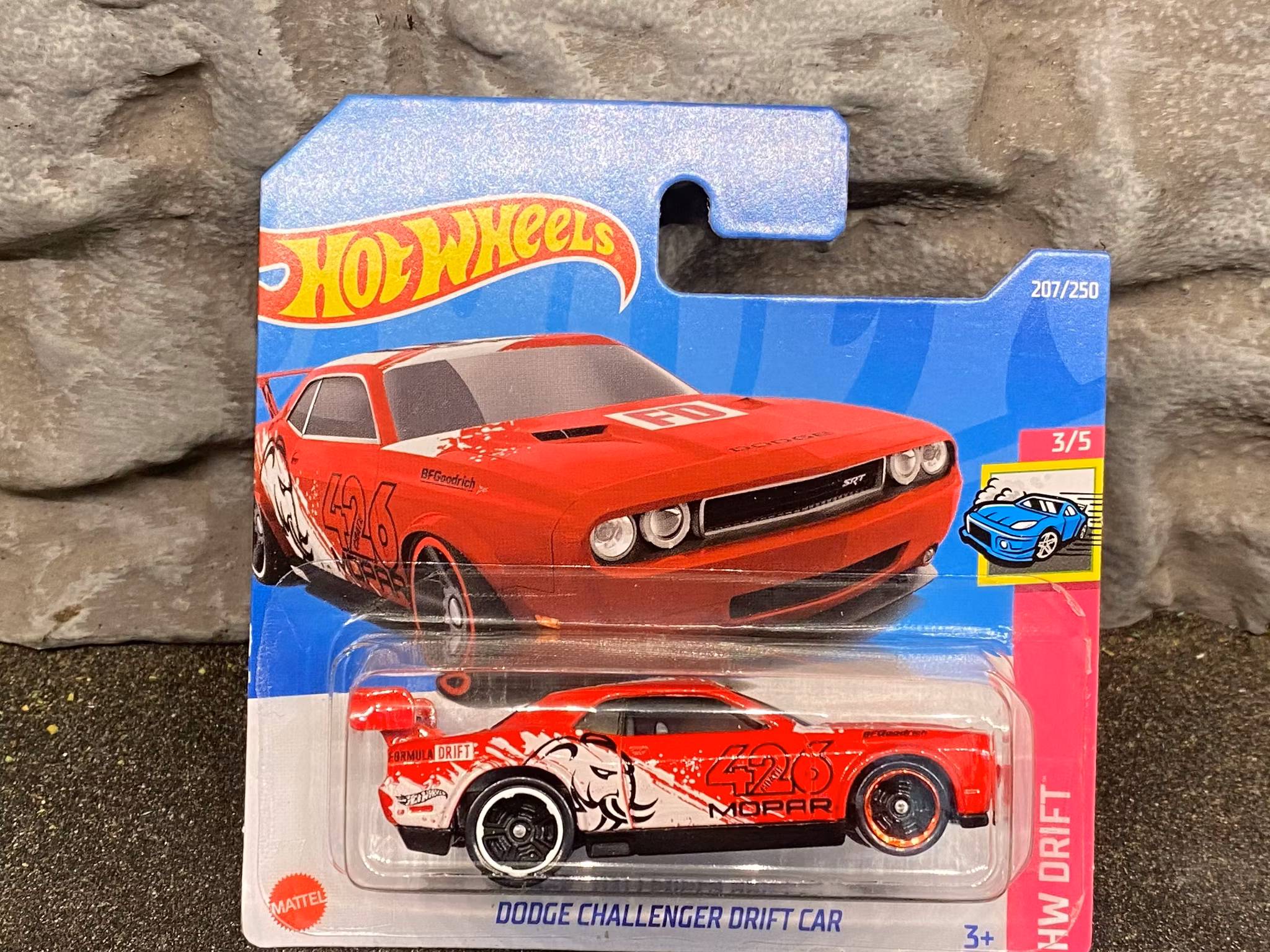 Skala 1/64 Hot Wheels, Dodge Challenger Drift Car