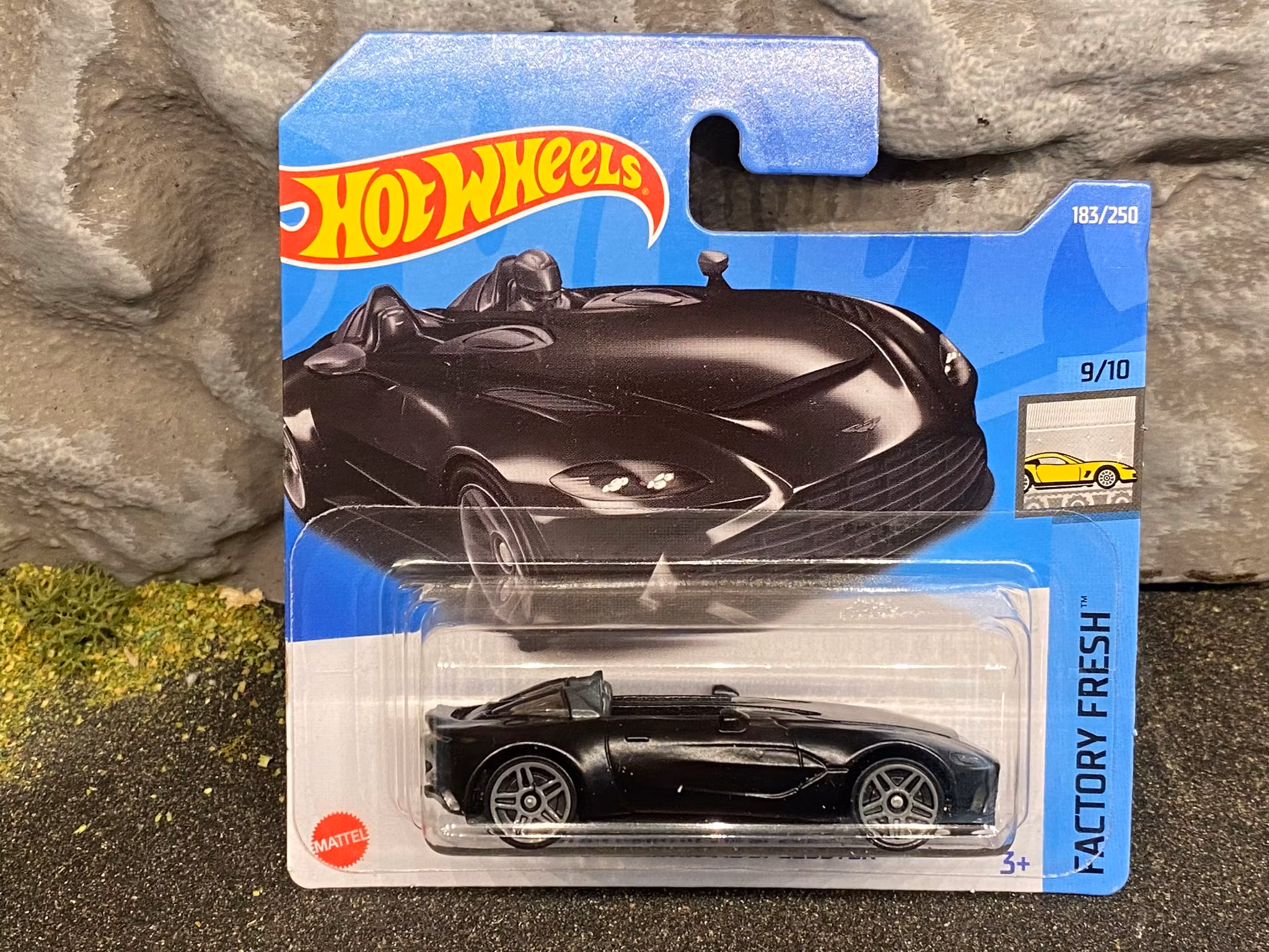 Skala 1/64 Hot Wheels, Aston Martin V12 Speedster