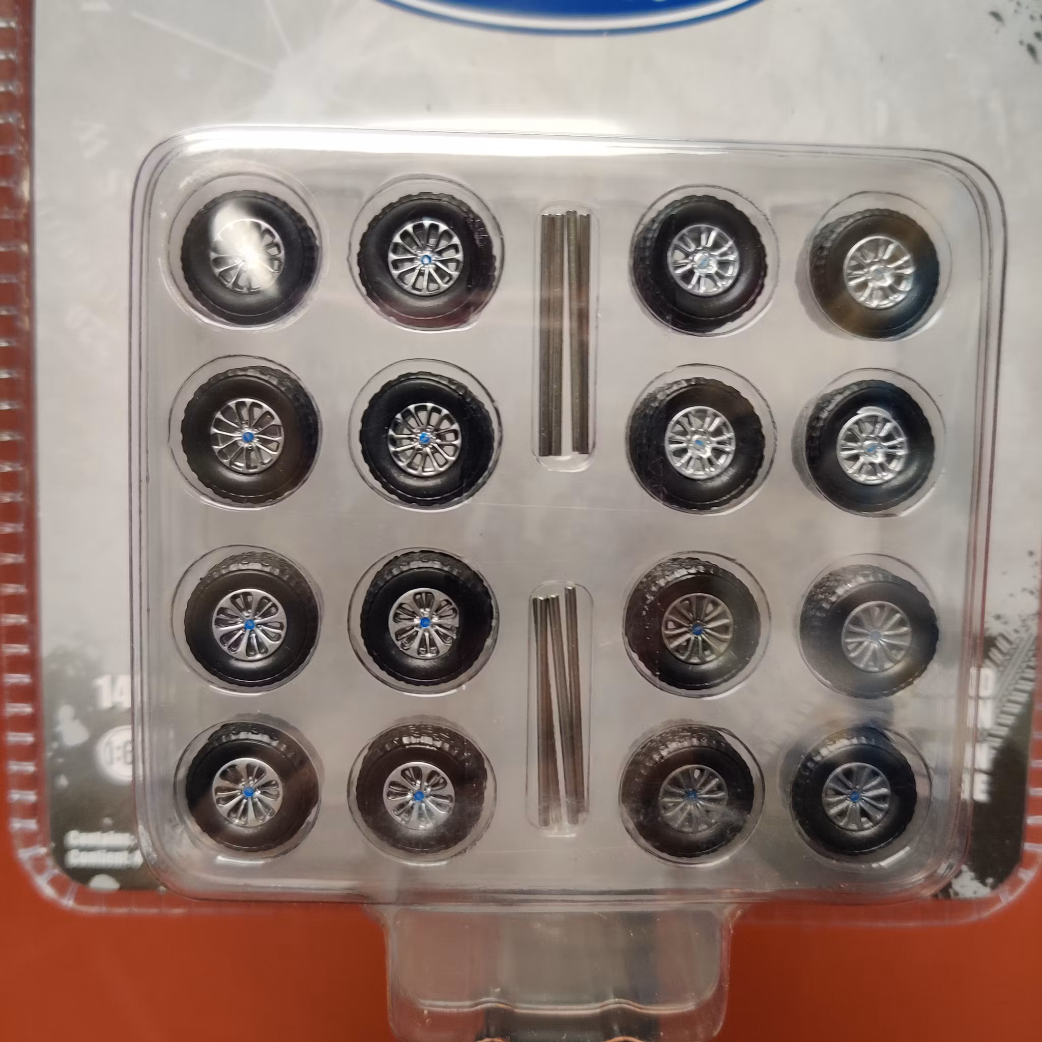 Skala 1/64 Ford 4 uppsättningar Fälg & Däck med axlar Ser.7 från Greenlight