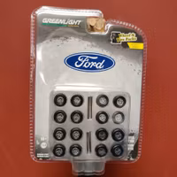 Skala 1/64 Ford 4 uppsättningar Fälg & Däck med axlar Ser.7 från Greenlight