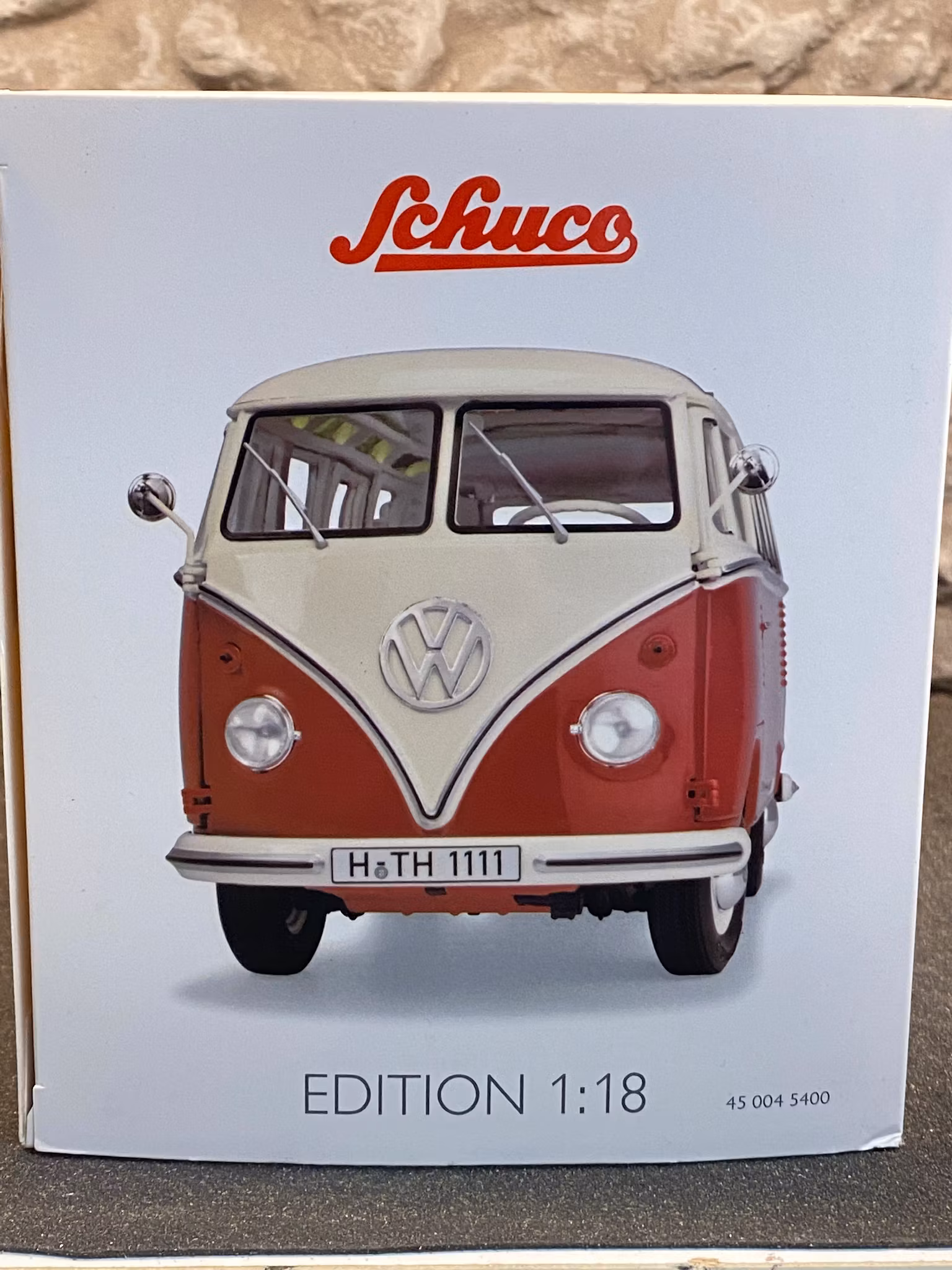 Skala 1/18 Otroligt väldetaljerad och fin Volkswagen T1 B SAMBA fr Schuco
