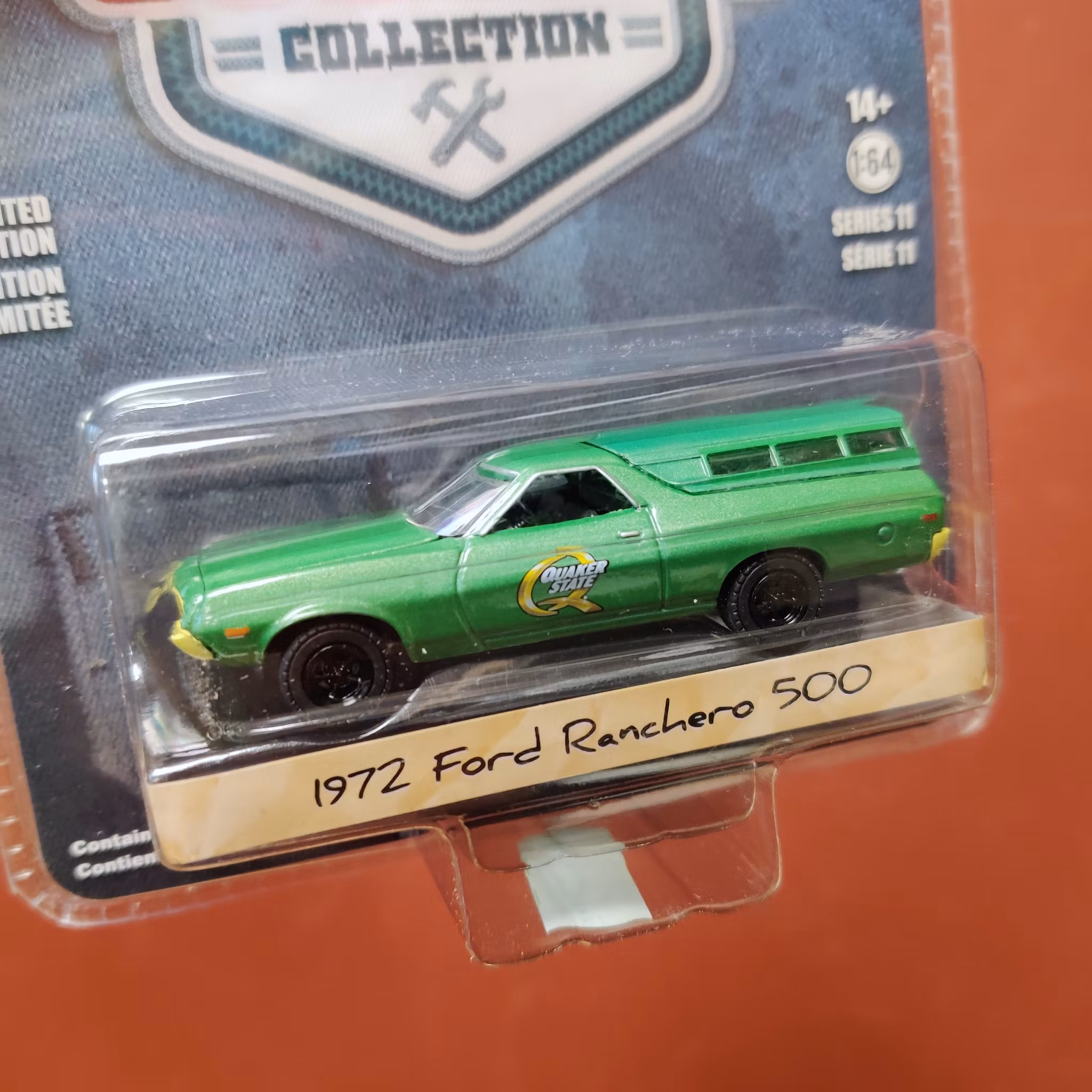 Skala 1/64 Ford Ranchero 500 72' Ser 11 "Blue Collar Collection" från Greenlight