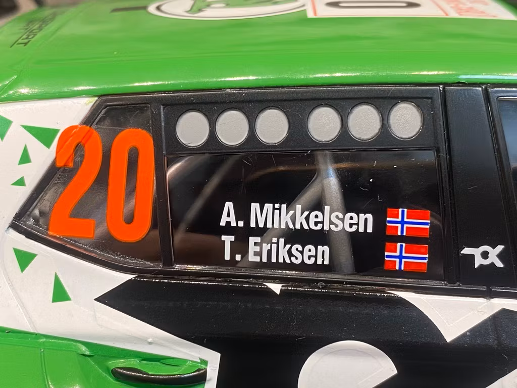 Skala 1/18 ŠKODA FABIA RALLY2 EVO #20 A.MIKKELSEN/T.ERIKSEN 22' fr IXO Models