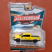 Skala 1/64 Nissan Titan XD Pro-4X 18' "All-Terrain" från Greenlight